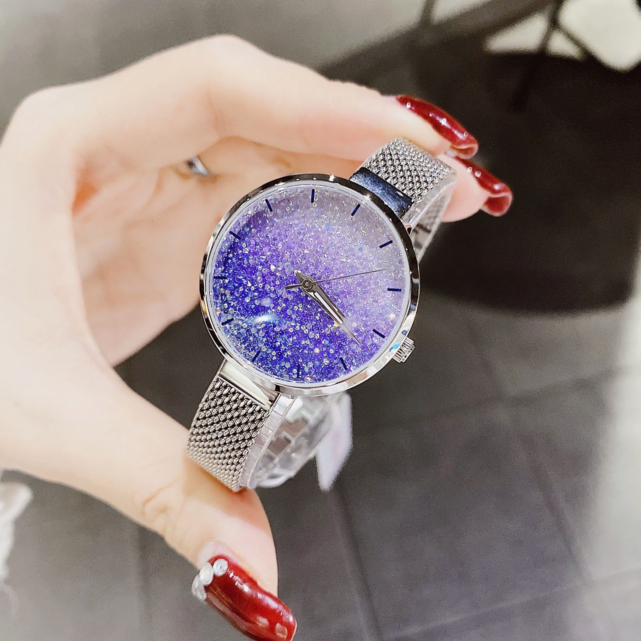 Đồng Hồ Melissa Full Đá Xanh |Nữ Giới |Dây Mesh Lưới Trắng Silver |Máy Pin (Quartz) |Size 30mm |donghogiatot.vn