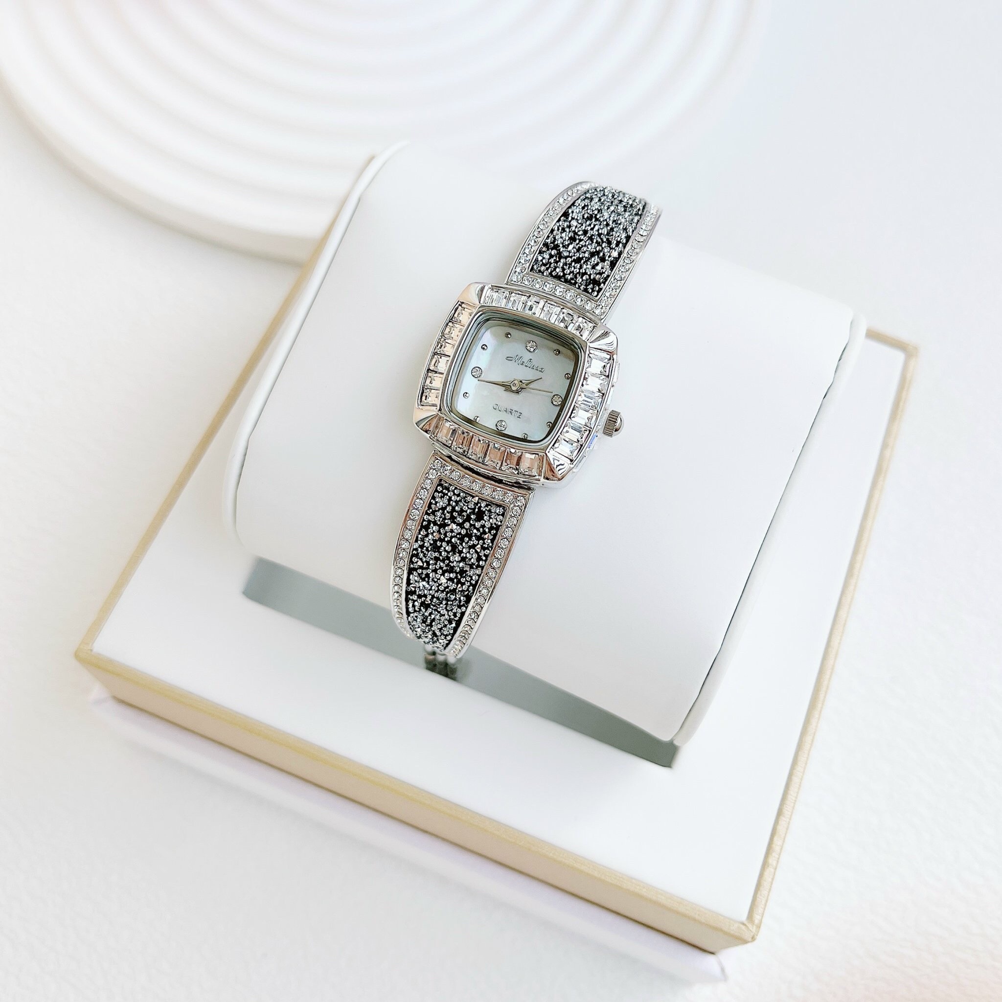 Đồng Hồ Melissa Mặt Vuông |Nữ Giới |Đính Đá |Vòng Tay Đen Silver |Máy Pin (Quartz) |Size 24mm |donghogiatot.vn