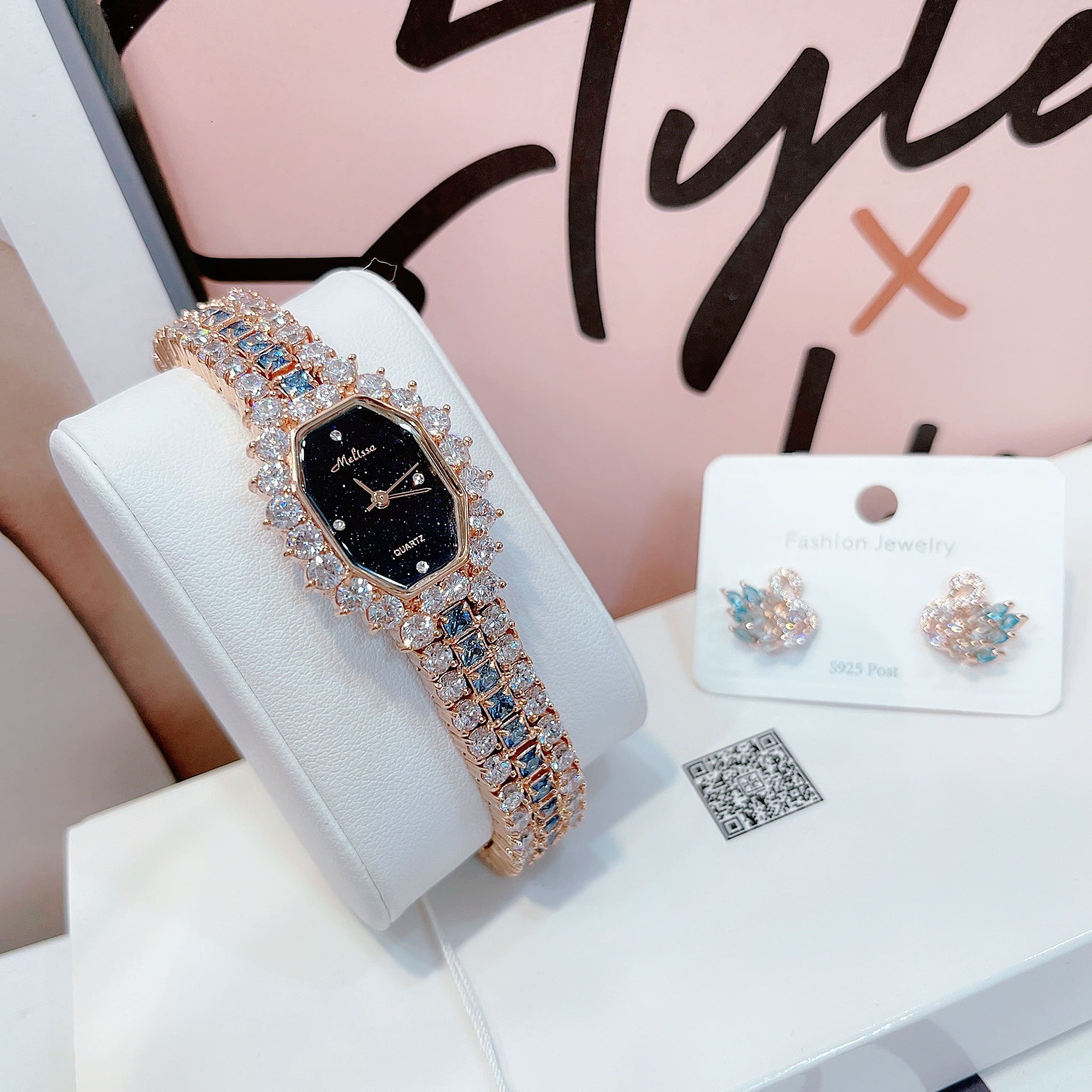 Đồng Hồ Melissa Mặt Chữ Nhật Đen |Nữ Giới |Rose Gold |Lắc Tay Đính Đá Xanh |Máy Pin (Quartz) |Size 28mm |donghogiatot.vn