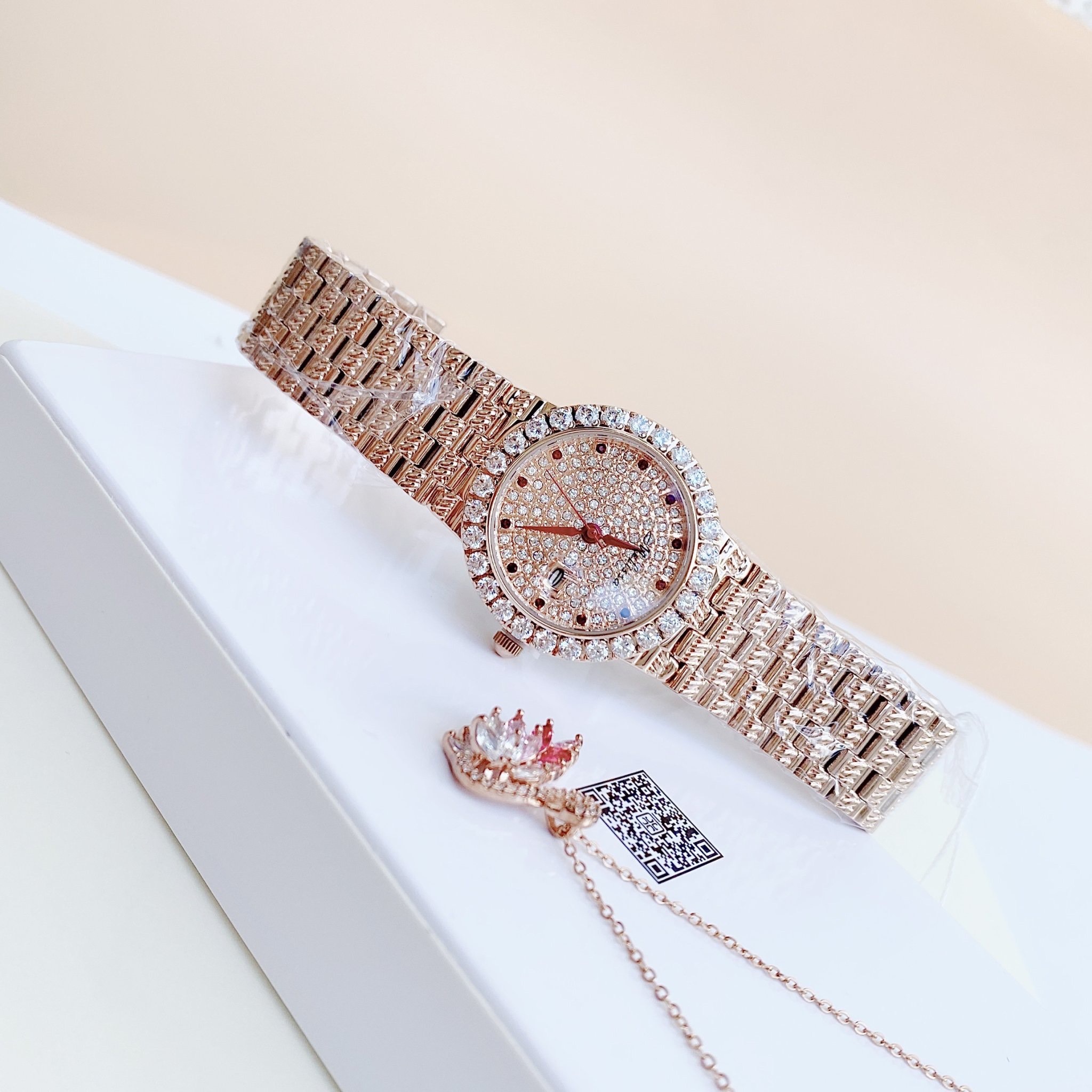 Đồng Hồ Melissa Mặt Tròn |Nữ Giới |Đính Đá Đỏ |Dây Kim Loại Rose Gold |Máy Pin (Quartz) |Size 32mm |donghogiatot.vn