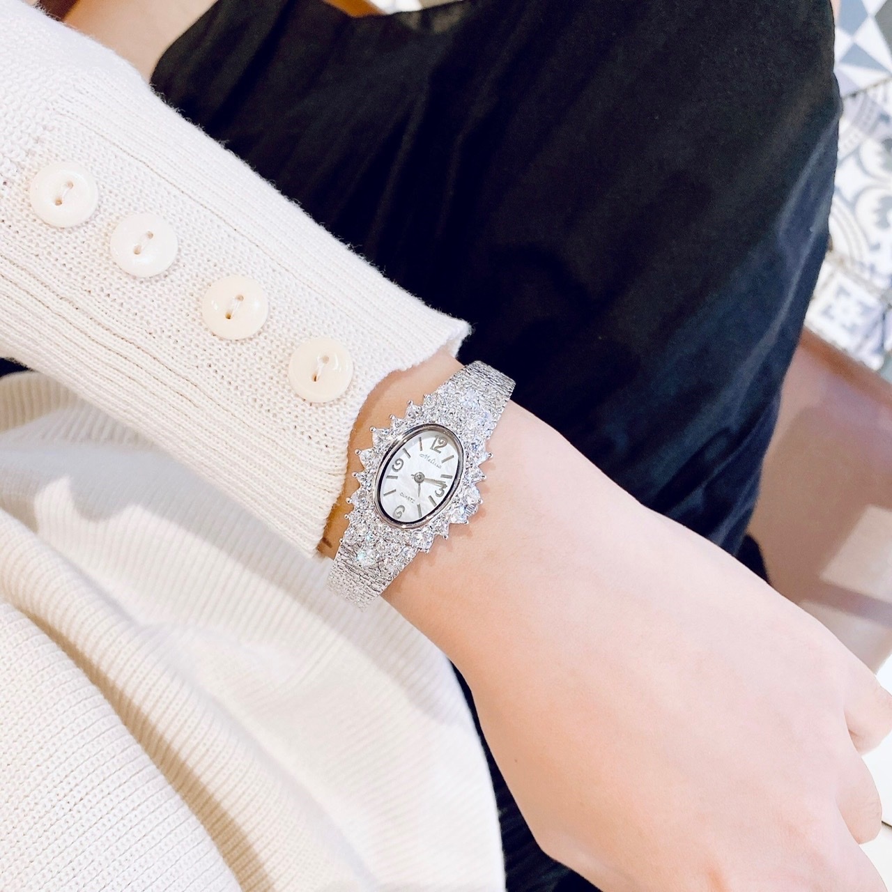 Đồng Hồ Melissa Mặt Oval |Nữ Giới |Đính Pha Lê |Dây Lưới Silver |Máy Pin (Quartz) |Size 28mm |donghogiatot.vn