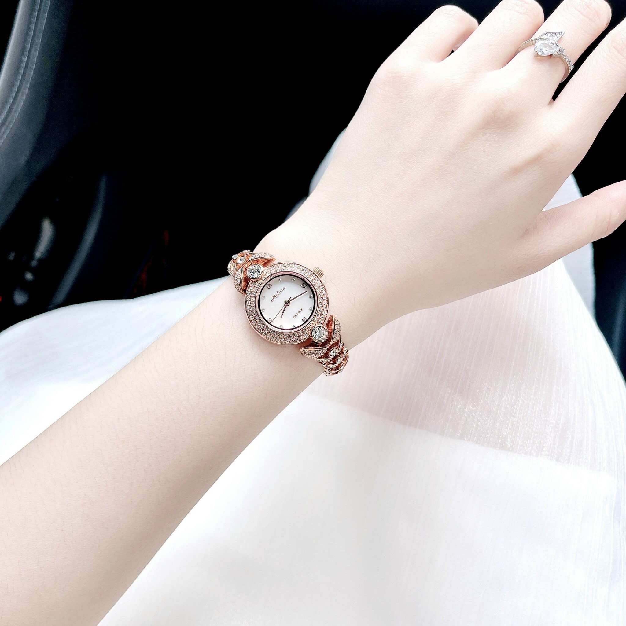 Đồng Hồ Melissa Mặt Tròn |Nữ Giới |Đính Đá Swarovski |Lắc Tay Rose Gold |Máy Pin (Quartz) |Size 28mm |donghogiatot.vn