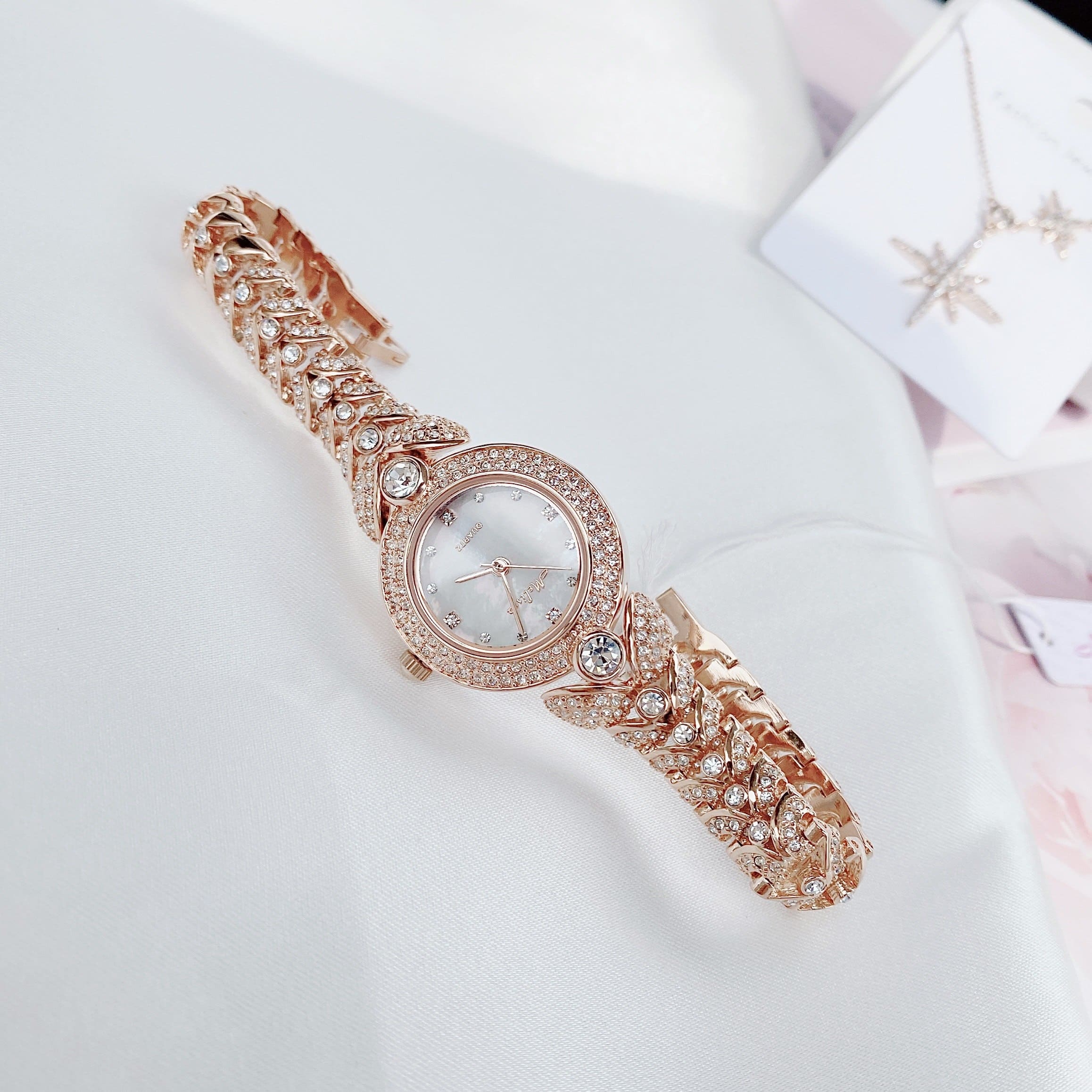Đồng Hồ Melissa Mặt Tròn |Nữ Giới |Đính Đá Swarovski |Lắc Tay Rose Gold |Máy Pin (Quartz) |Size 28mm |donghogiatot.vn