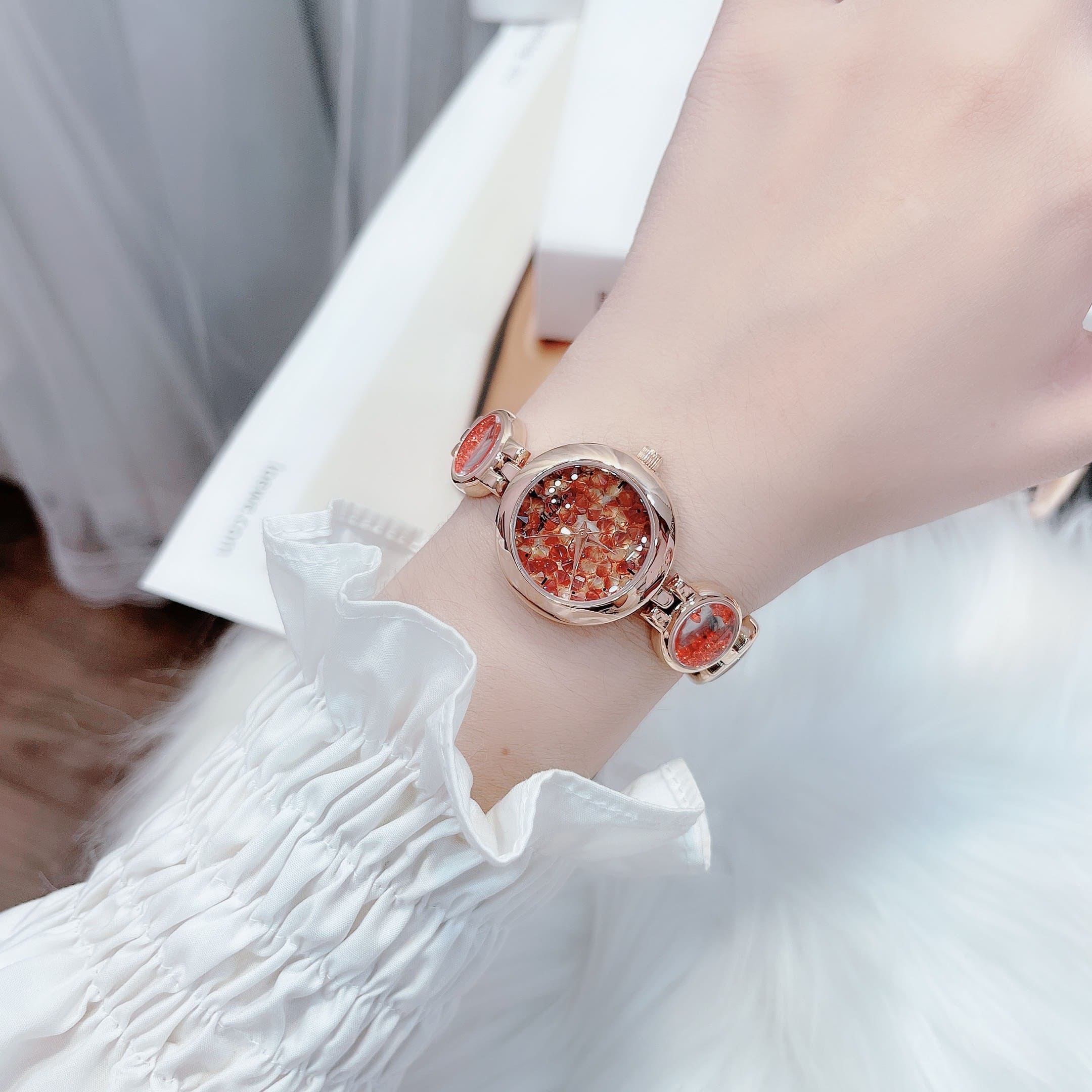 Đồng Hồ Melissa Mặt Tròn |Nữ Giới |Rose Gold |Lắc Tay Đính Đá Rơi Màu Đỏ |Máy Pin (Quartz) |Size 28mm |donghogiatot.vn