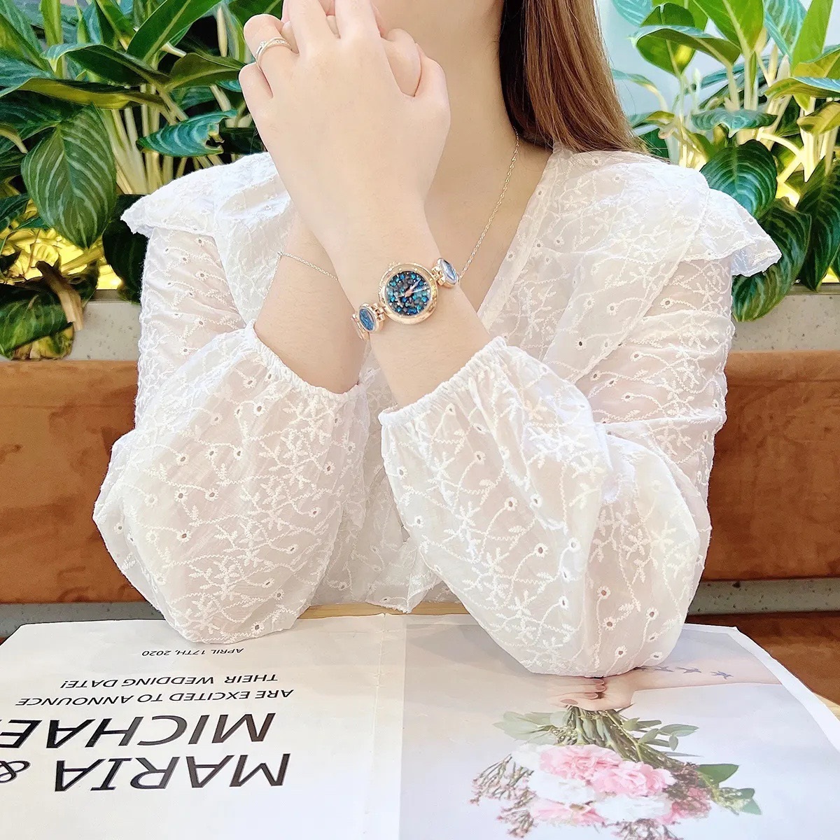 Đồng Hồ Melissa Mặt Tròn |Nữ Giới |Rose Gold |Lắc Tay Đính Đá Rơi Xanh Dương |Máy Pin (Quartz) |Size 28mm |donghogiatot.vn