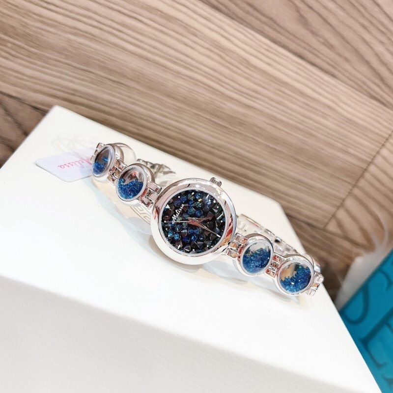 Đồng Hồ Melissa Mặt Tròn |Nữ Giới |Silver |Lắc Tay Đính Đá Rơi Xanh Dương |Máy Pin (Quartz) |Size 28mm |donghogiatot.vn