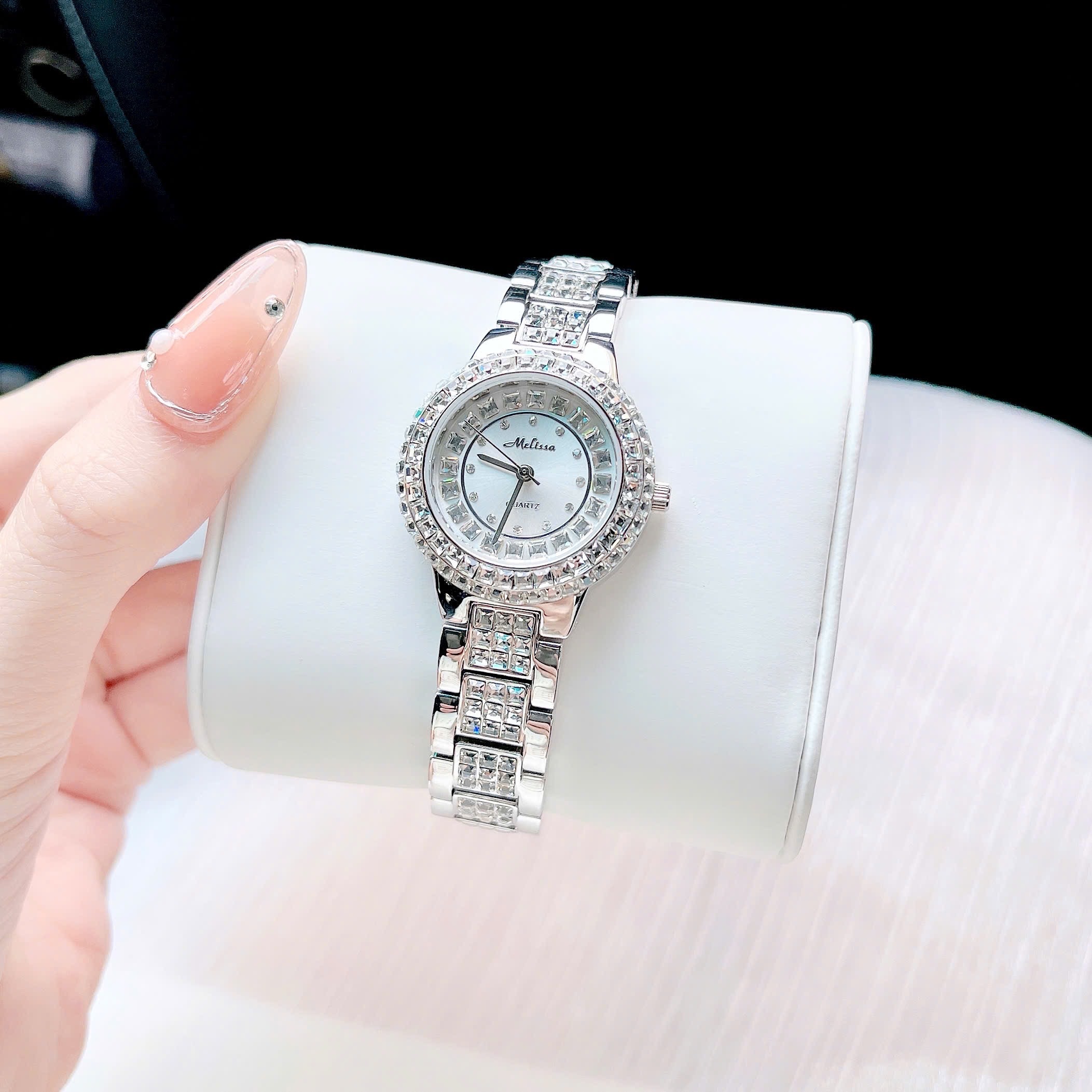 Đồng Hồ Melissa Mặt Trắng |Nữ Giới |Silver |Dây Kim Loại Đính Đá |Máy Pin (Quartz) |Size 34mm |donghogiatot.vn