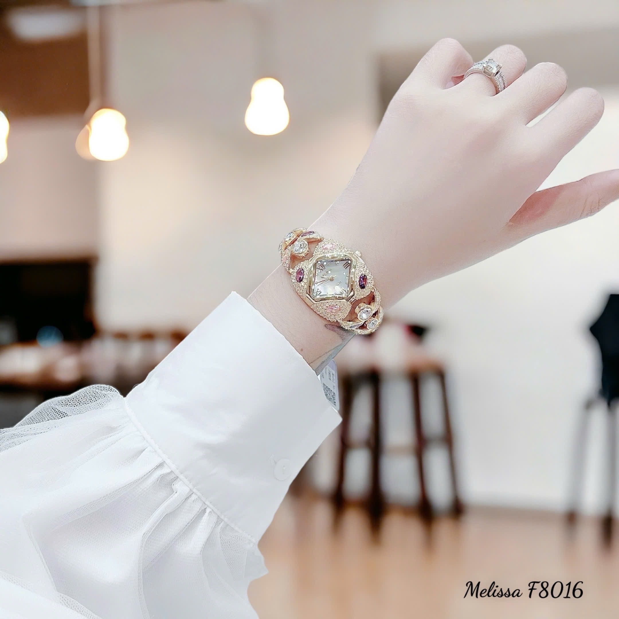 Đồng Hồ Melissa Mặt Vuông |Nữ Giới |Đính Đá Nhiều Màu |Lắc Tay Vàng Gold |Máy Pin (Quartz) |Size 38mm |donghogiatot.vn
