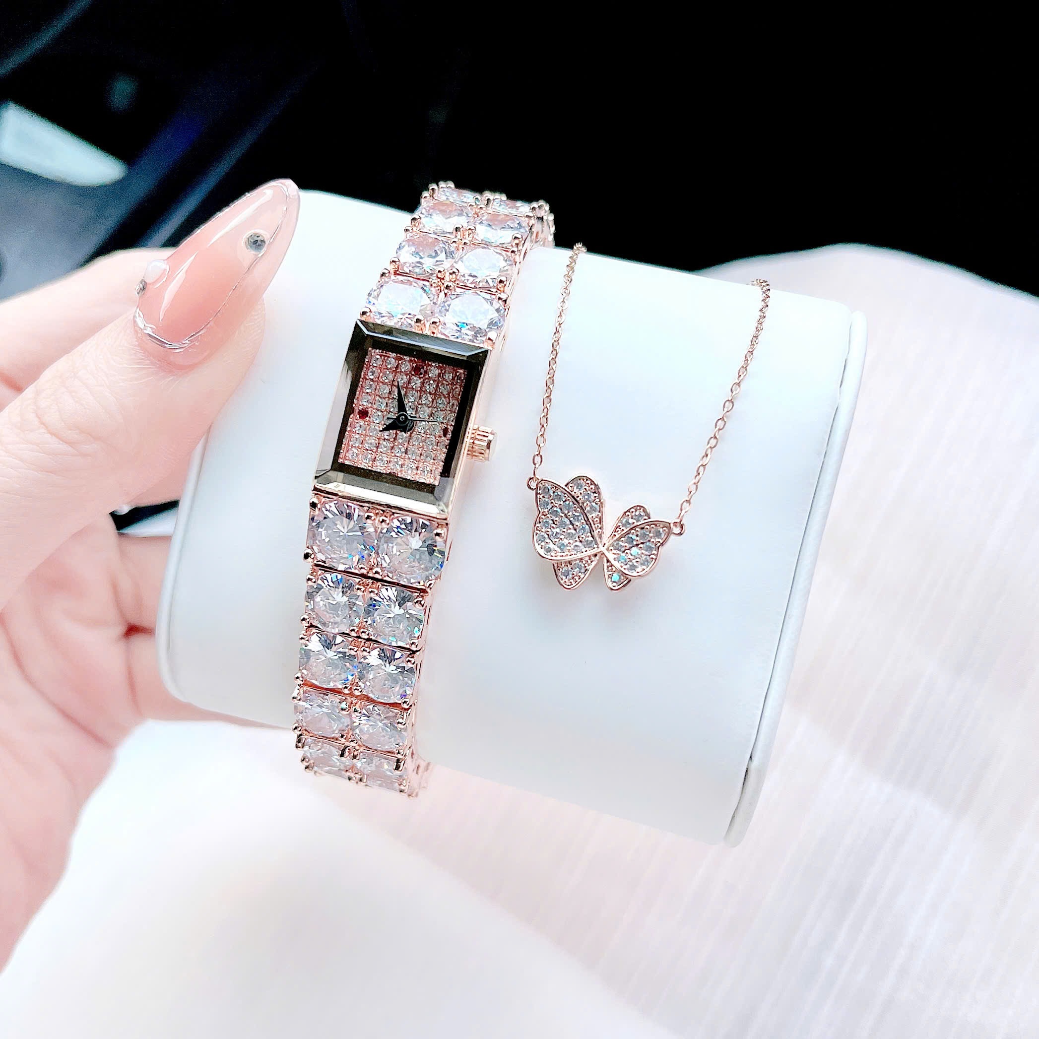 Đồng Hồ Melissa Mặt Vuông |Nữ Giới |Rose Gold |Lắc Tay Đính Đá Swarovski |Máy Pin (Quartz) |Size 15x19mm |donghogiatot.vn