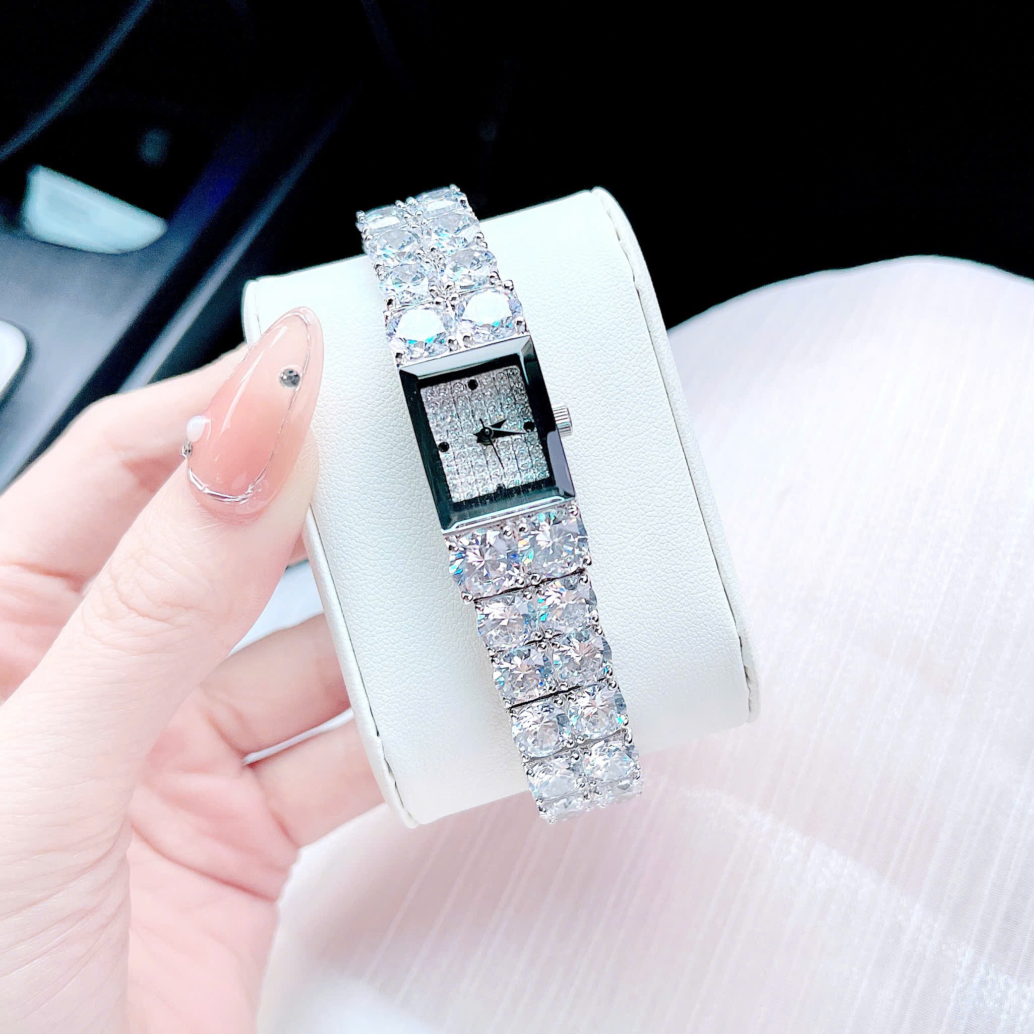 Đồng Hồ Melissa Mặt Vuông |Nữ Giới |Silver |Lắc Tay Đính Đá Swarovski |Máy Pin (Quartz) |Size 15x19mm |donghogiatot.vn