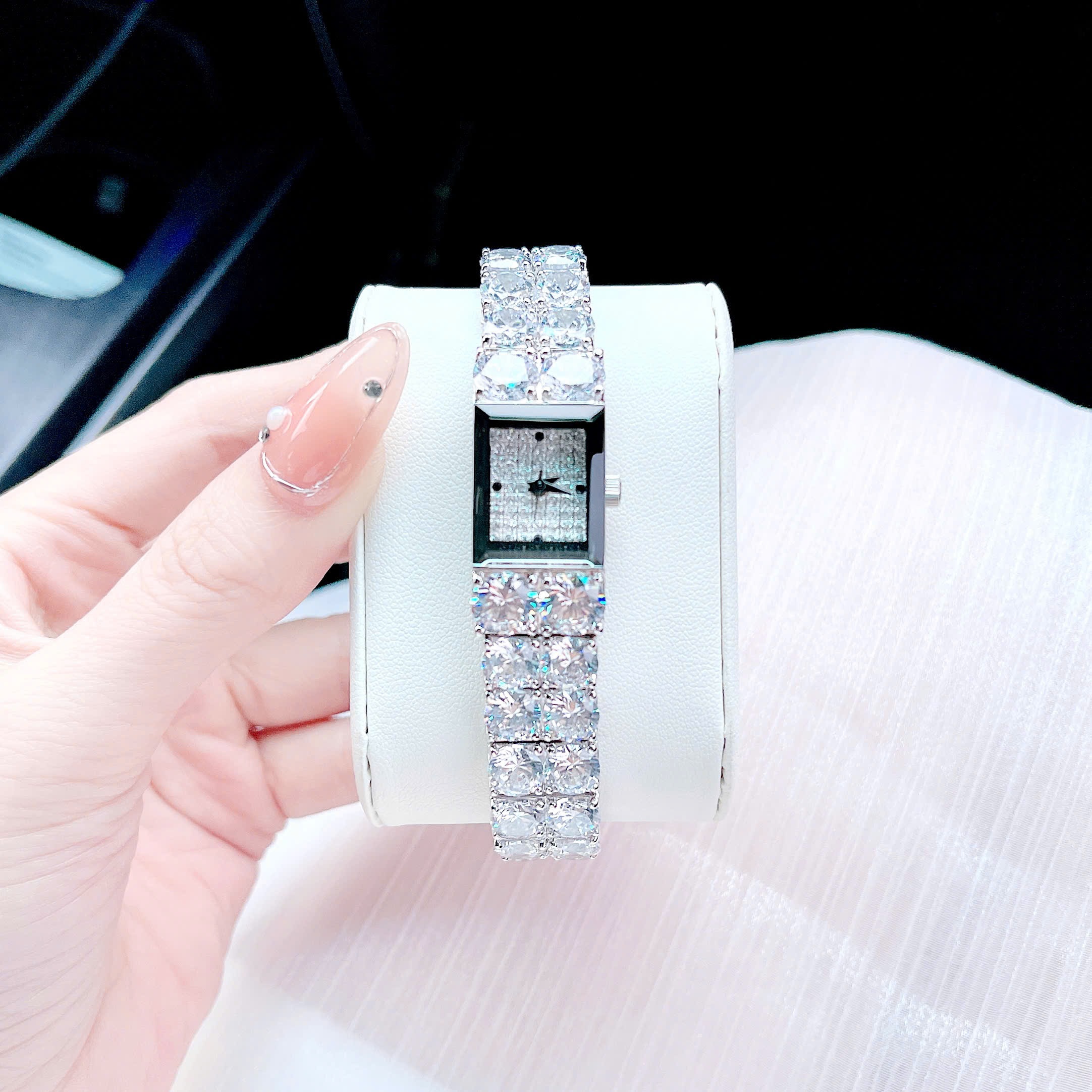 Đồng Hồ Melissa Mặt Vuông |Nữ Giới |Silver |Lắc Tay Đính Đá Swarovski |Máy Pin (Quartz) |Size 15x19mm |donghogiatot.vn