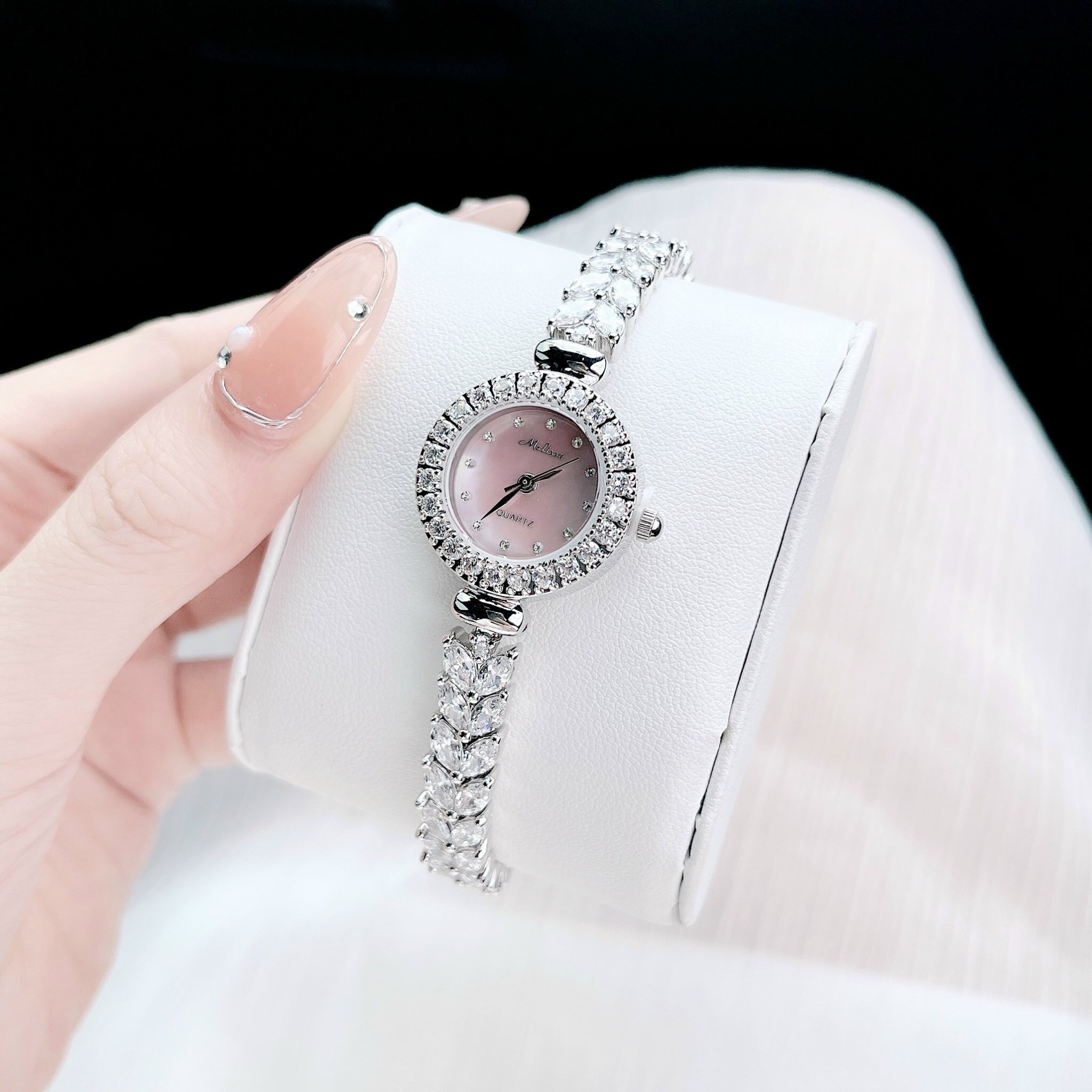 Đồng Hồ Melissa Mặt Xà Cừ Hồng |Nữ Giới |Silver |Lắc Tay Đính Pha Lê |Máy Pin (Quartz) |Size 26mm |donghogiatot.vn