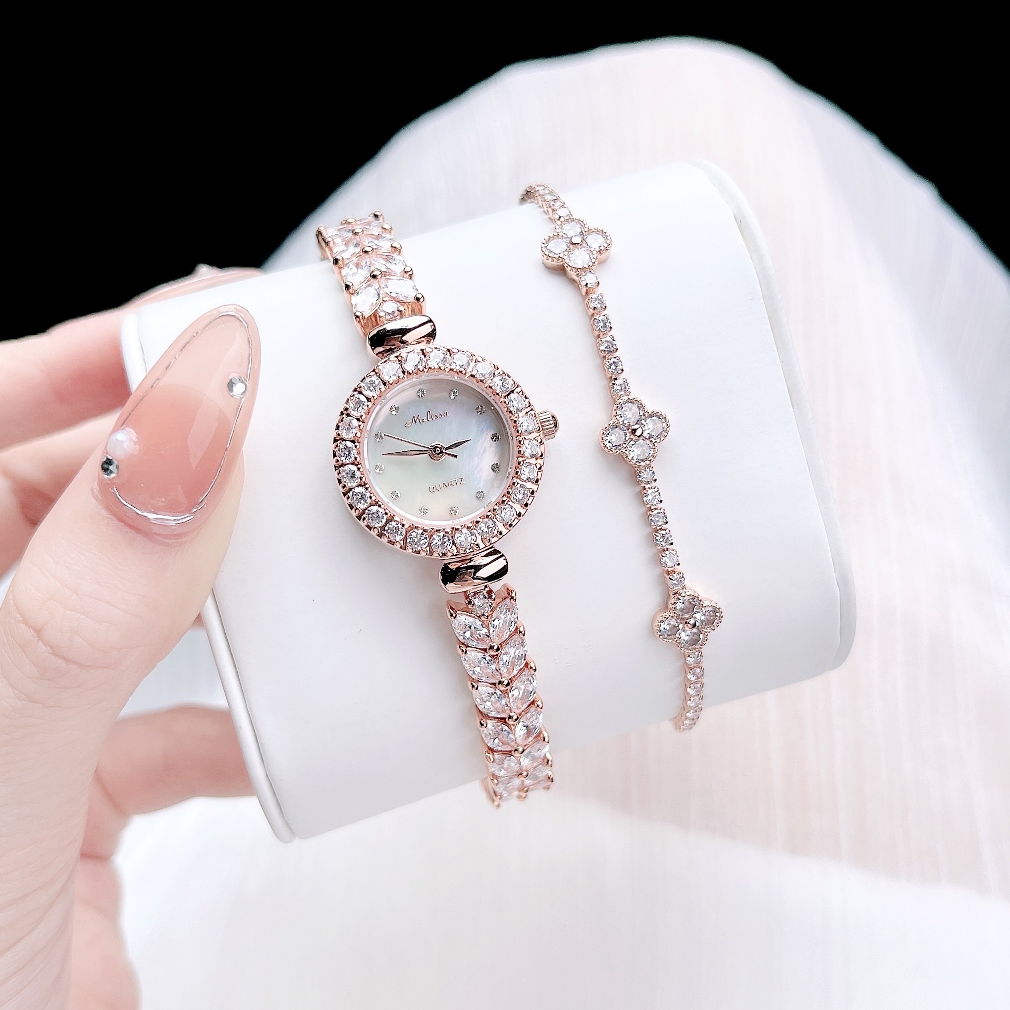 Đồng Hồ Melissa Mặt Xà Cừ |Nữ Giới |Rose Gold |Lắc Tay Đính Pha Lê |Máy Pin (Quartz) |Size 26mm |donghogiatot.vn