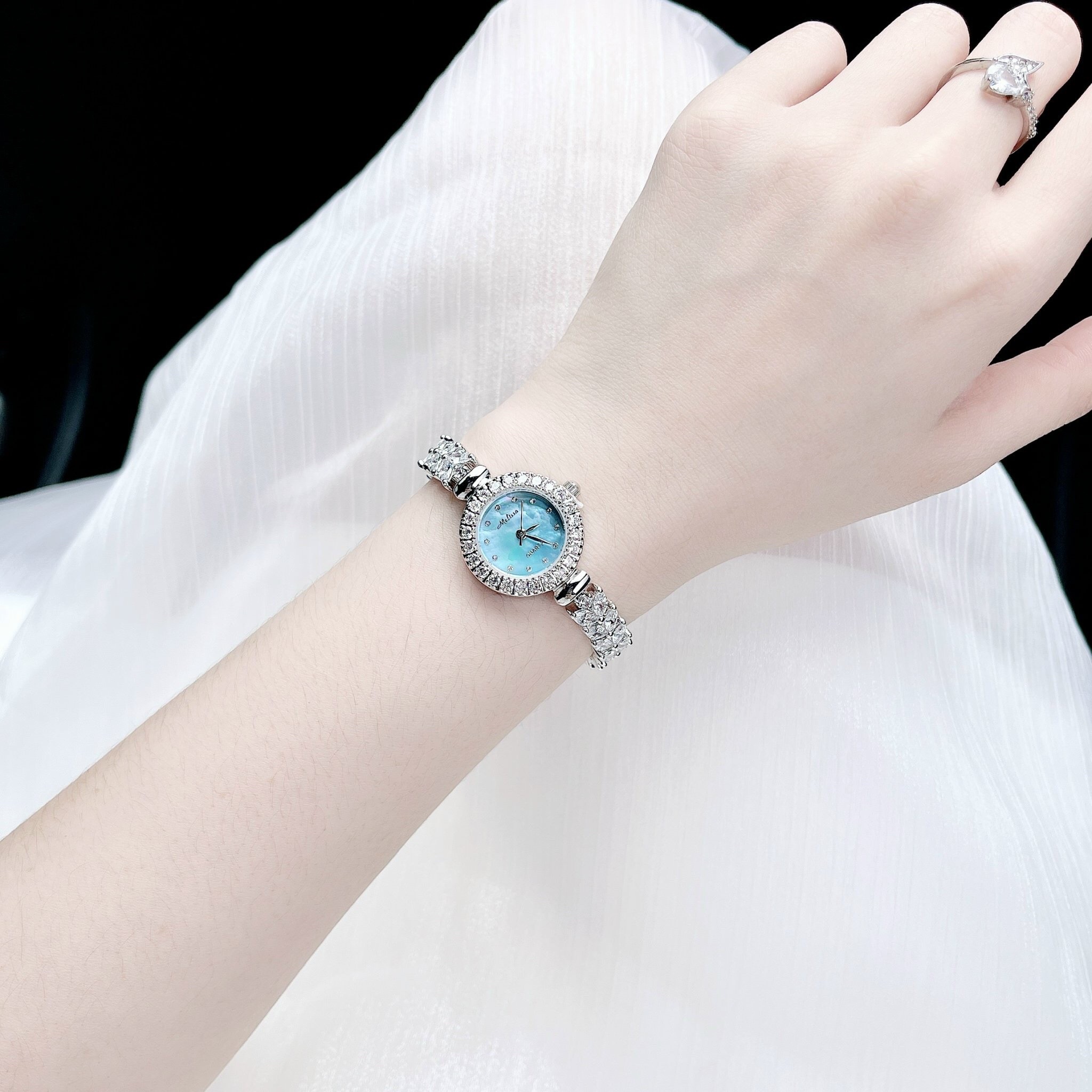 Đồng Hồ Melissa Mặt Xà Cừ Xanh |Nữ Giới |Silver |Lắc Tay Đính Pha Lê |Máy Pin (Quartz) |Size 26mm |donghogiatot.vn