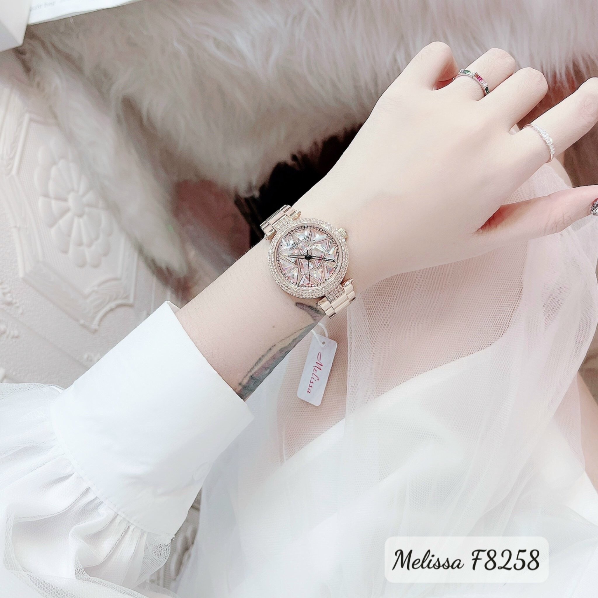 Đồng Hồ Melissa Mặt Xoay |Nữ Giới |Đính Pha Lê Màu |Dây Kim Loại Rose Gold |Máy Pin (Quartz) |Size 35mm |donghogiatot.vn
