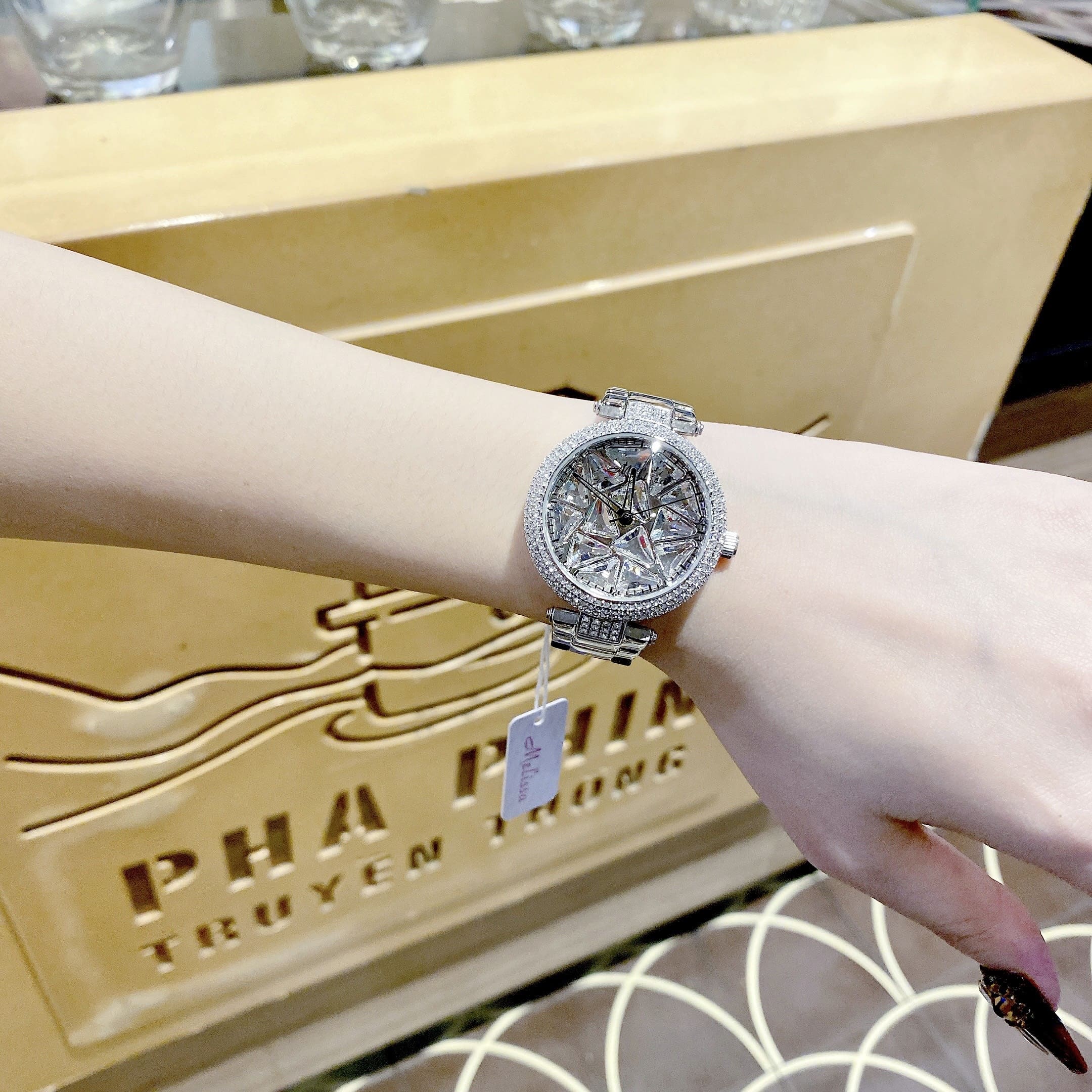 Đồng Hồ Melissa Mặt Xoay |Nữ Giới |Đính Pha Lê Trắng |Dây Kim Loại |Máy Pin (Quartz) |Size 35mm |donghogiatot.vn
