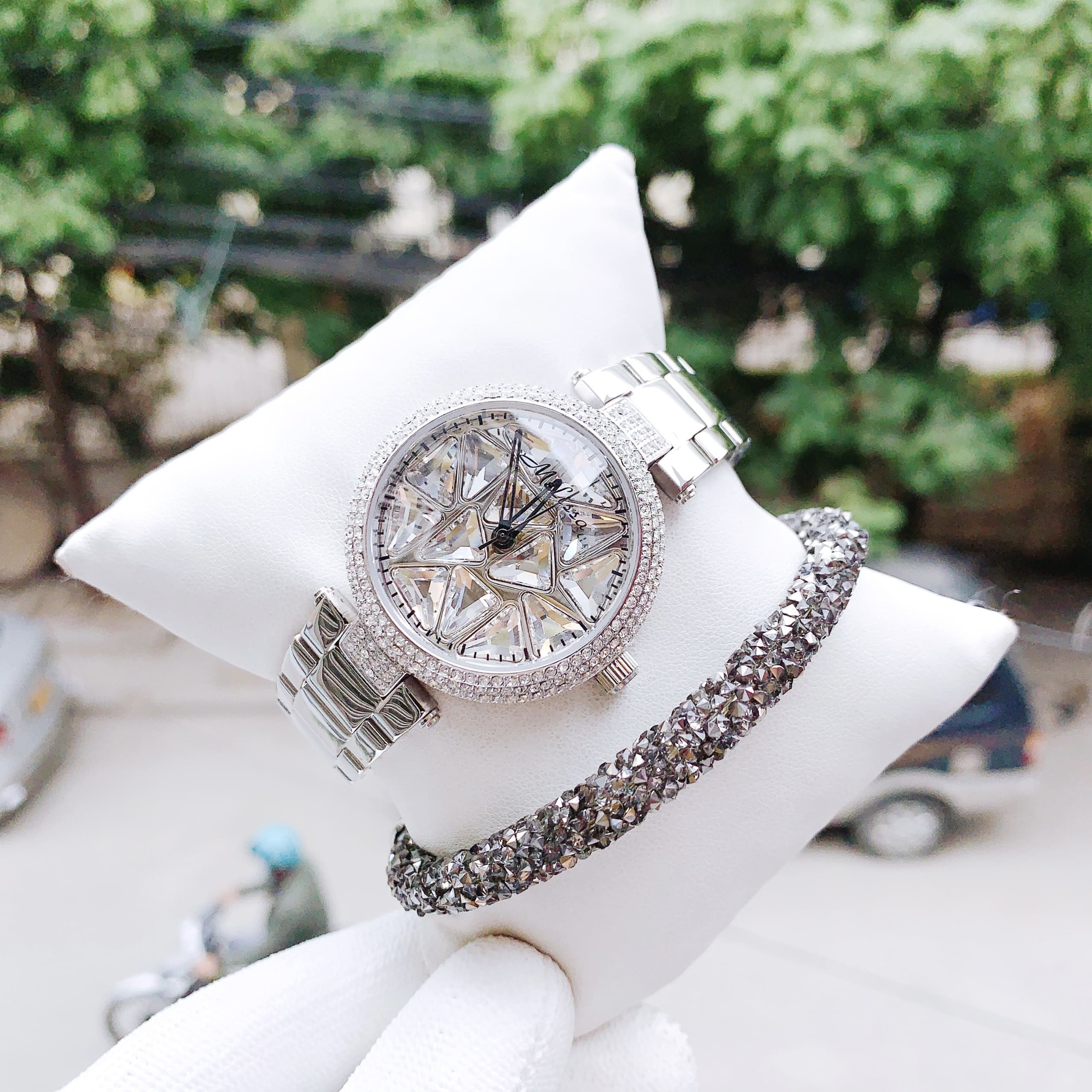 Đồng Hồ Melissa Mặt Xoay |Nữ Giới |Đính Pha Lê Trắng |Dây Kim Loại |Máy Pin (Quartz) |Size 35mm |donghogiatot.vn