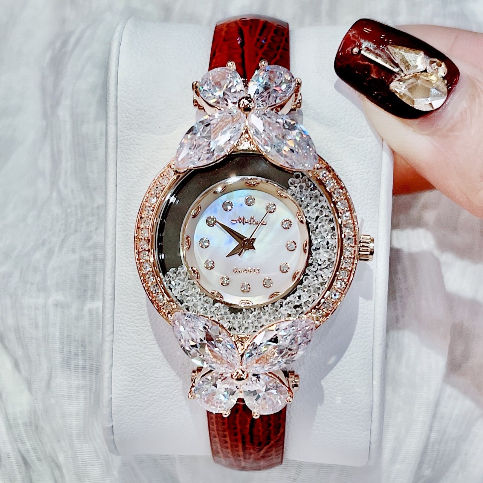 Đồng Hồ Melissa Hình Bướm |Nữ Giới |Pha Lê |Rose Gold |Dây Da Đỏ |Máy Pin (Quartz) |Size 30mm |donghogiatot.vn