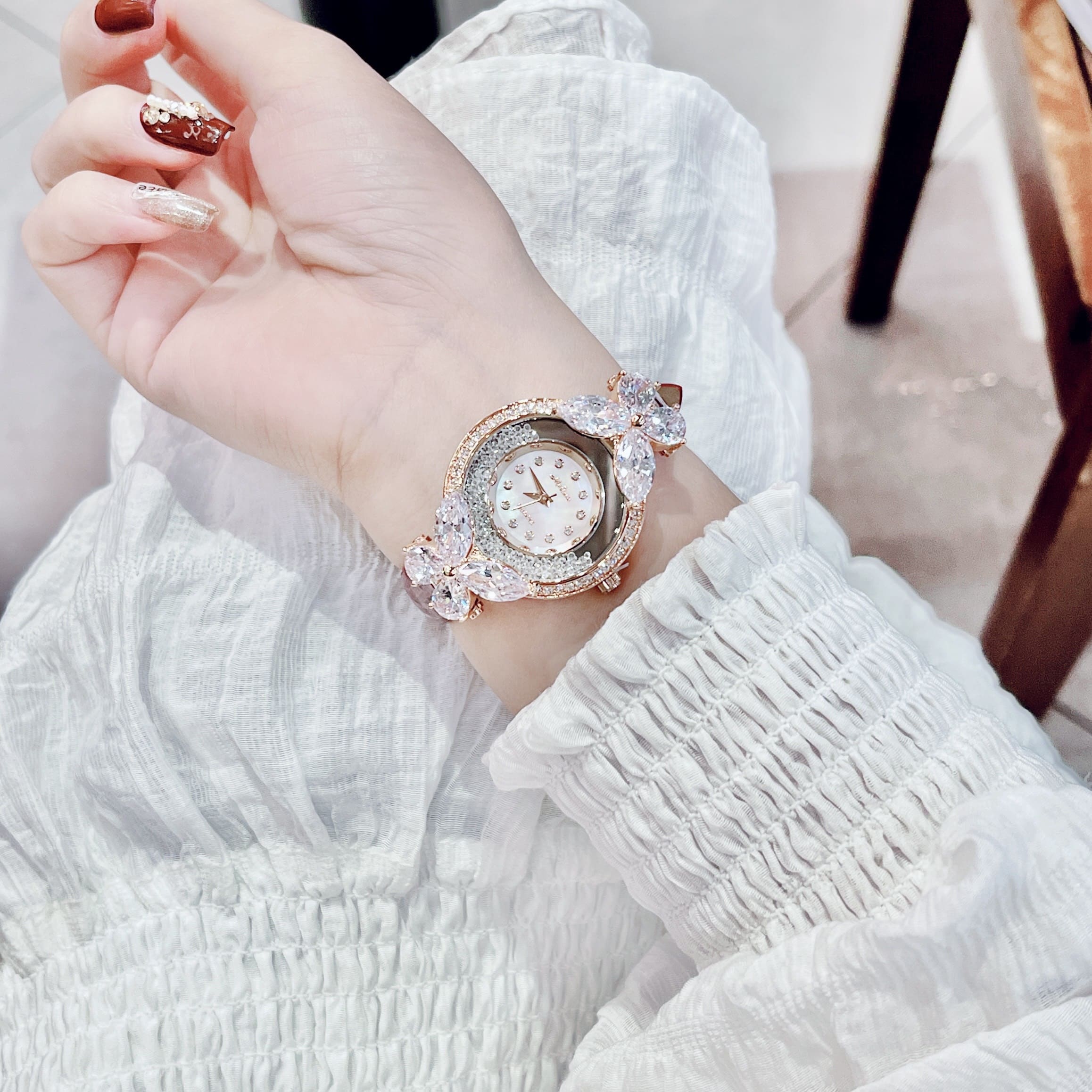 Đồng Hồ Melissa Hình Bướm |Nữ Giới |Pha Lê |Rose Gold |Dây Da Đỏ |Máy Pin (Quartz) |Size 30mm |donghogiatot.vn