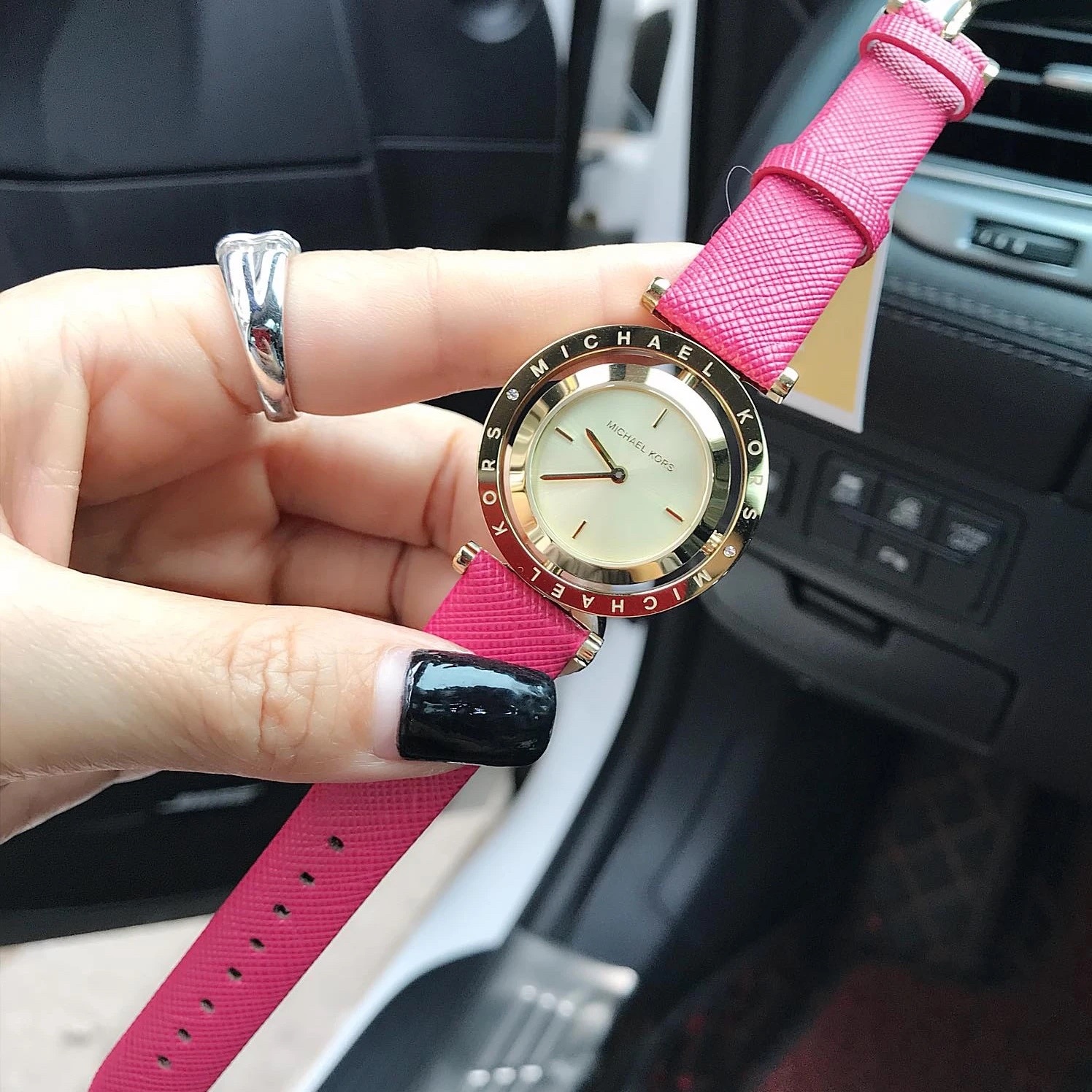 Đồng Hồ Michael Kors Averi |Nữ Giới |Mặt Xoay |Dây Da Hồng |Máy Pin (Quartz) |Size 33mm |donghogiatot.vn