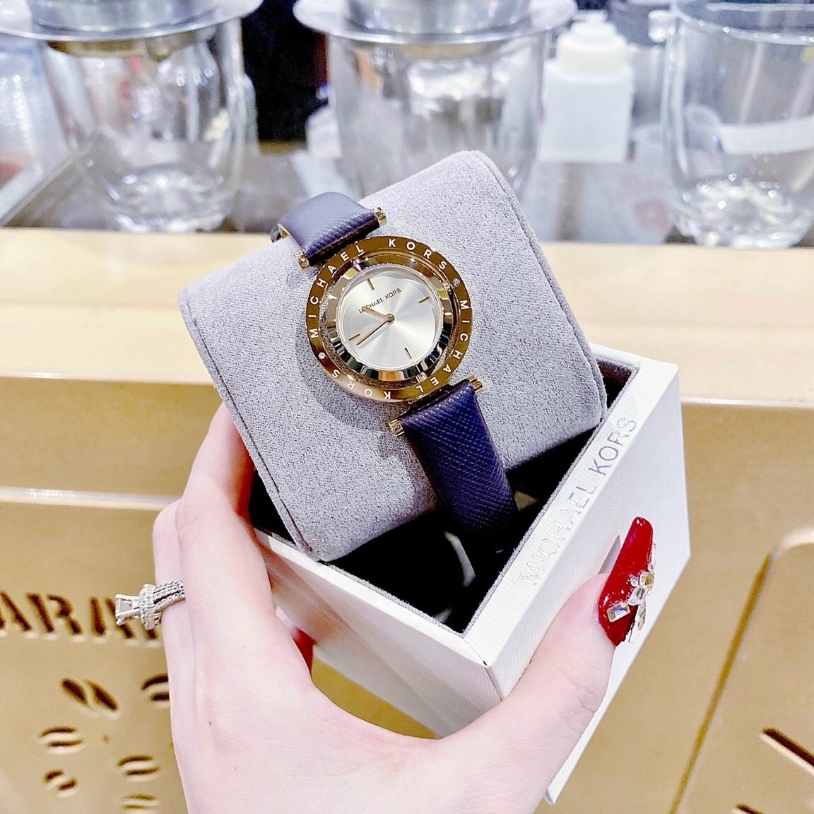Đồng Hồ Michael Kors Averi |Nữ Giới |Mặt Xoay |Dây Da Xanh |Máy Pin (Quartz) |Size 33mm |donghogiatot.vn