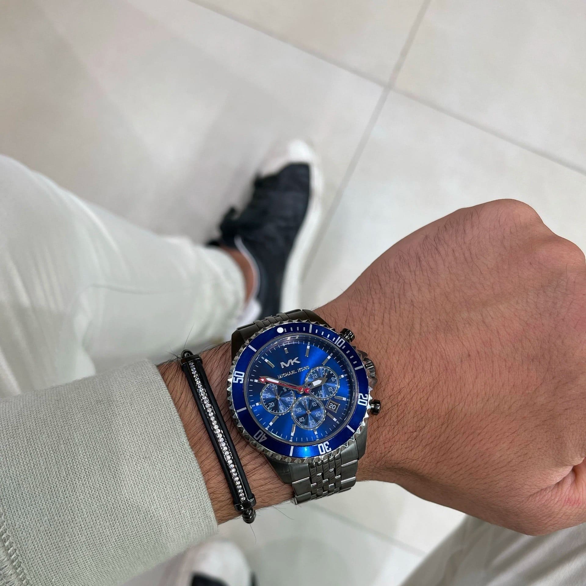 Đồng Hồ Michael Kors Bayville Chronograph |Nam Giới |Mặt Xanh Dương |Dây Kim Loại |Máy Pin (Quartz) |Size 44mm |donghogiatot.vn