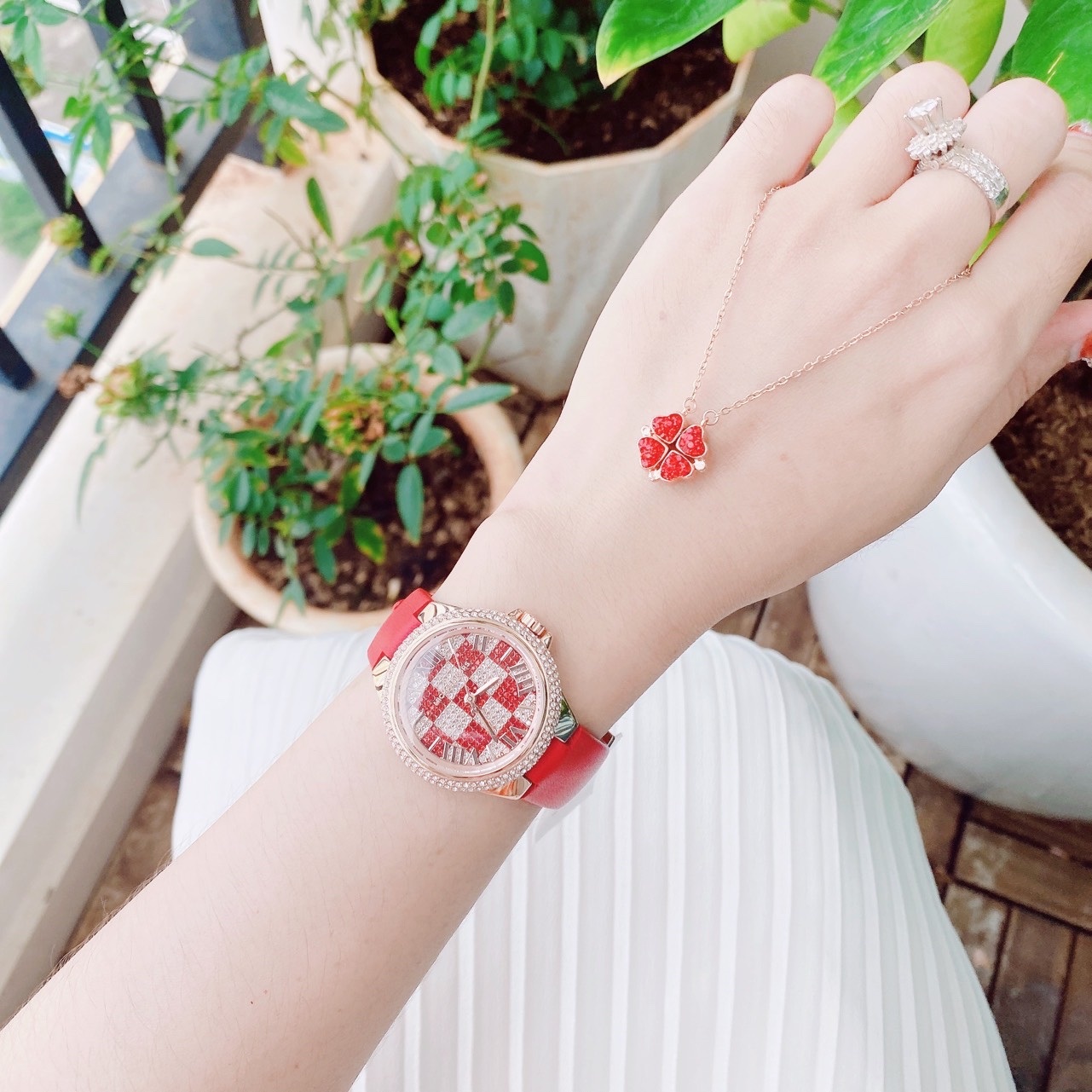 Đồng Hồ Michael Kors Camille Limited |Nữ Giới |Rose Gold |Dây Da Đỏ |Máy Pin (Quartz) |Size 33mm |donghogiatot.vn