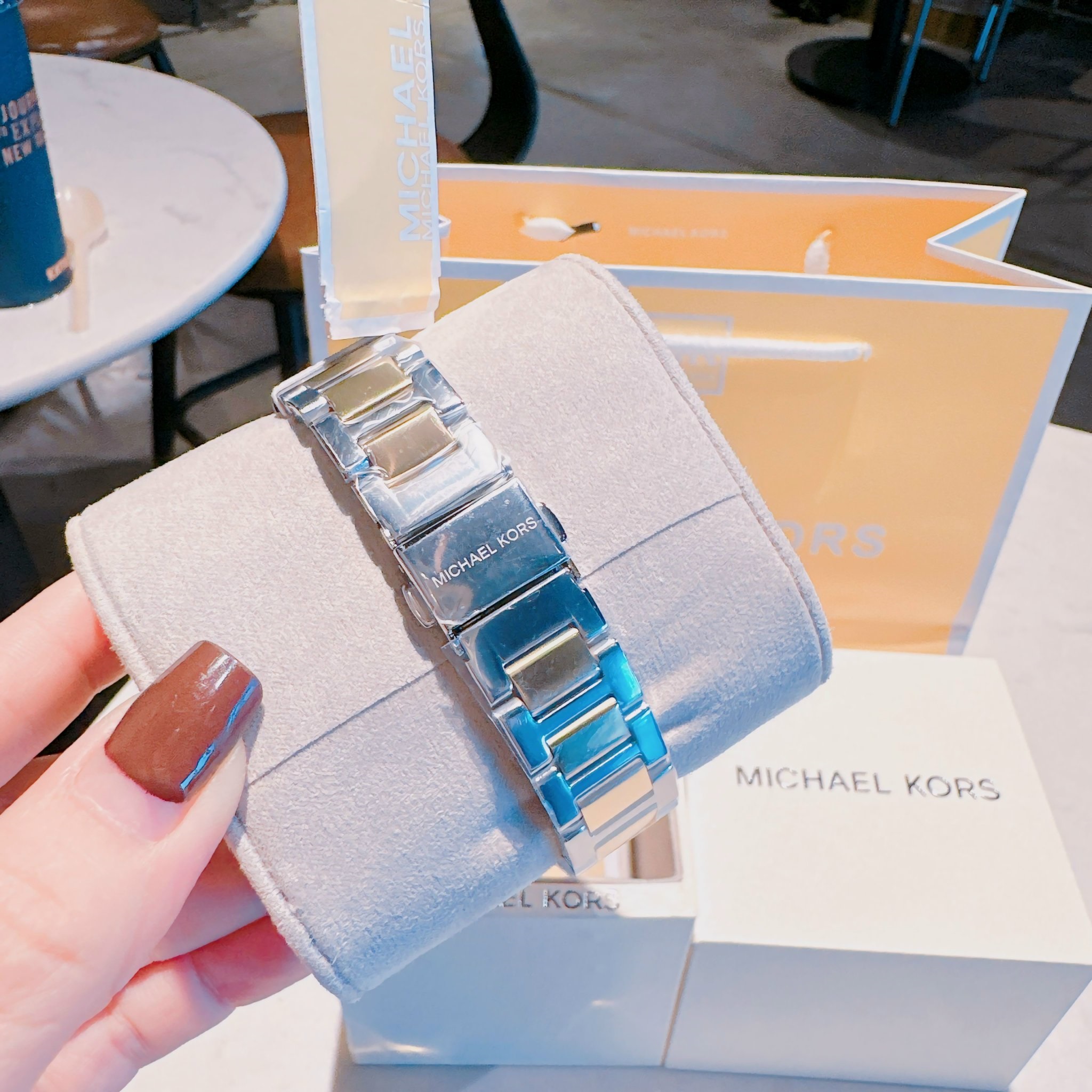 Đồng Hồ Michael Kors Camille |Nữ Giới |Mặt Trắng |Dây Kim Loại Demi Vàng |Máy Pin (Quartz) |Size 33mm |donghogiatot.vn