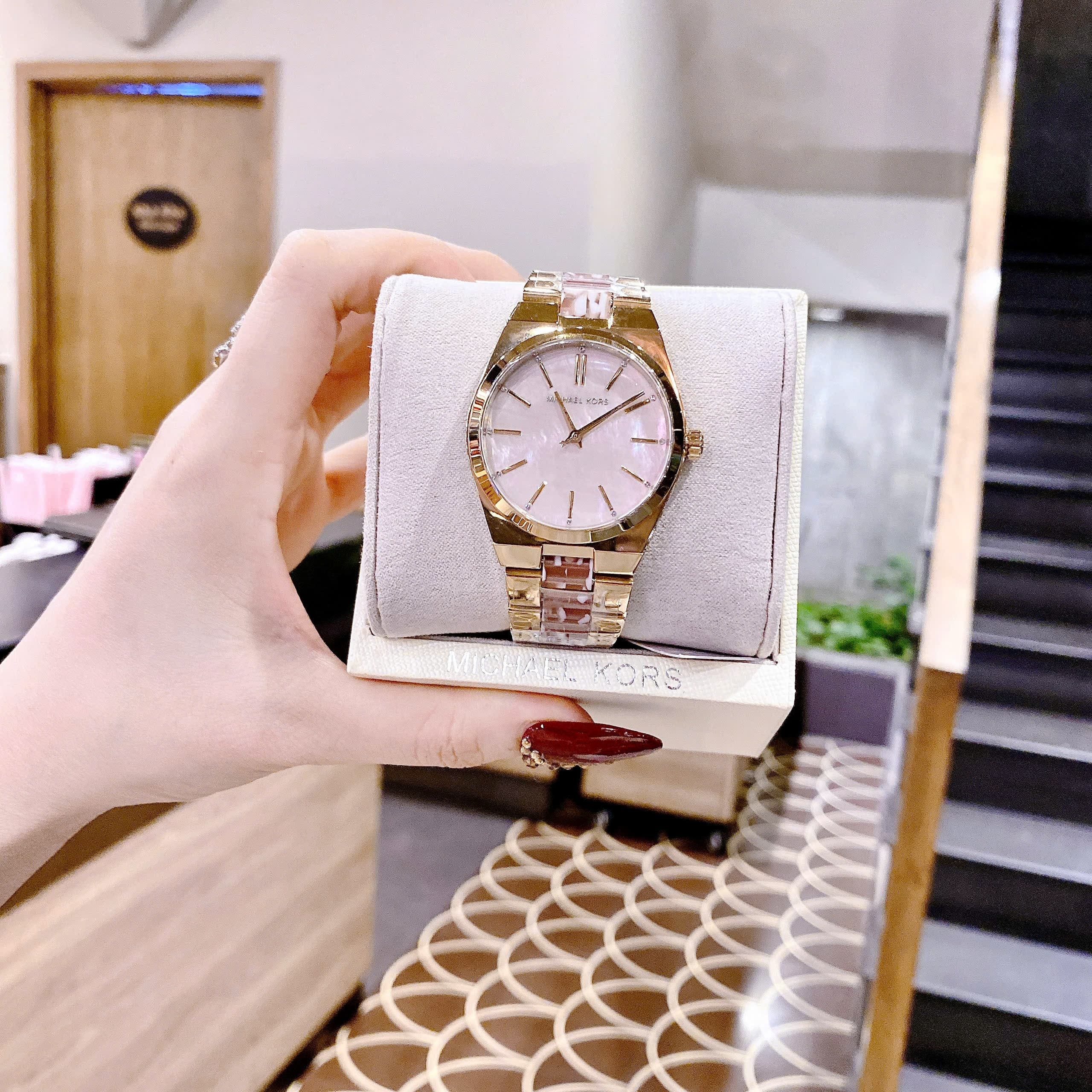 Đồng Hồ Michael Kors Channing |Nữ Giới |Mặt Xà Cừ |Dây Kim Loại Vàng Mix Acetate |Máy Pin (Quartz) |Size 36mm |donghogiatot.vn