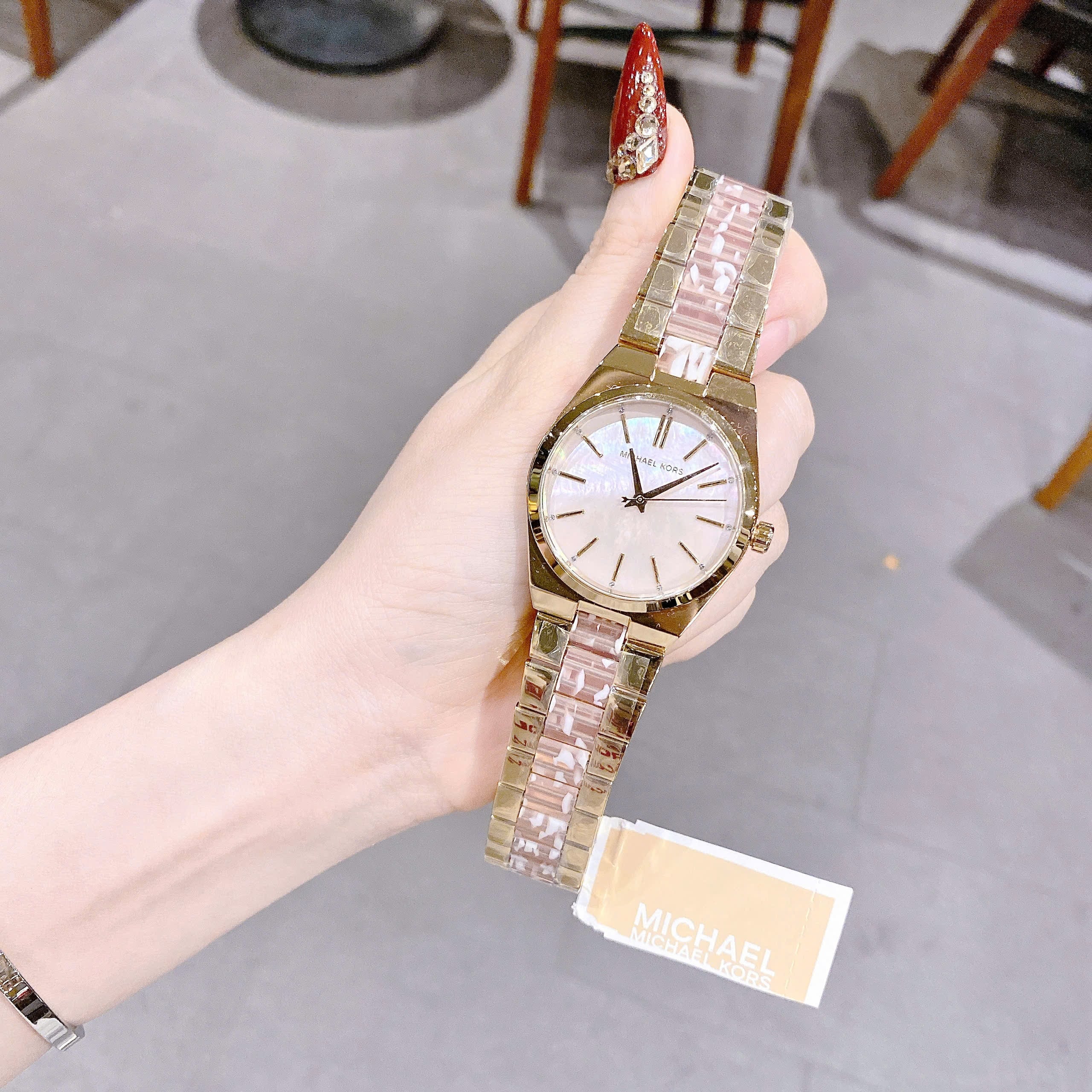 Đồng Hồ Michael Kors Channing |Nữ Giới |Mặt Xà Cừ |Dây Kim Loại Vàng Mix Acetate |Máy Pin (Quartz) |Size 36mm |donghogiatot.vn