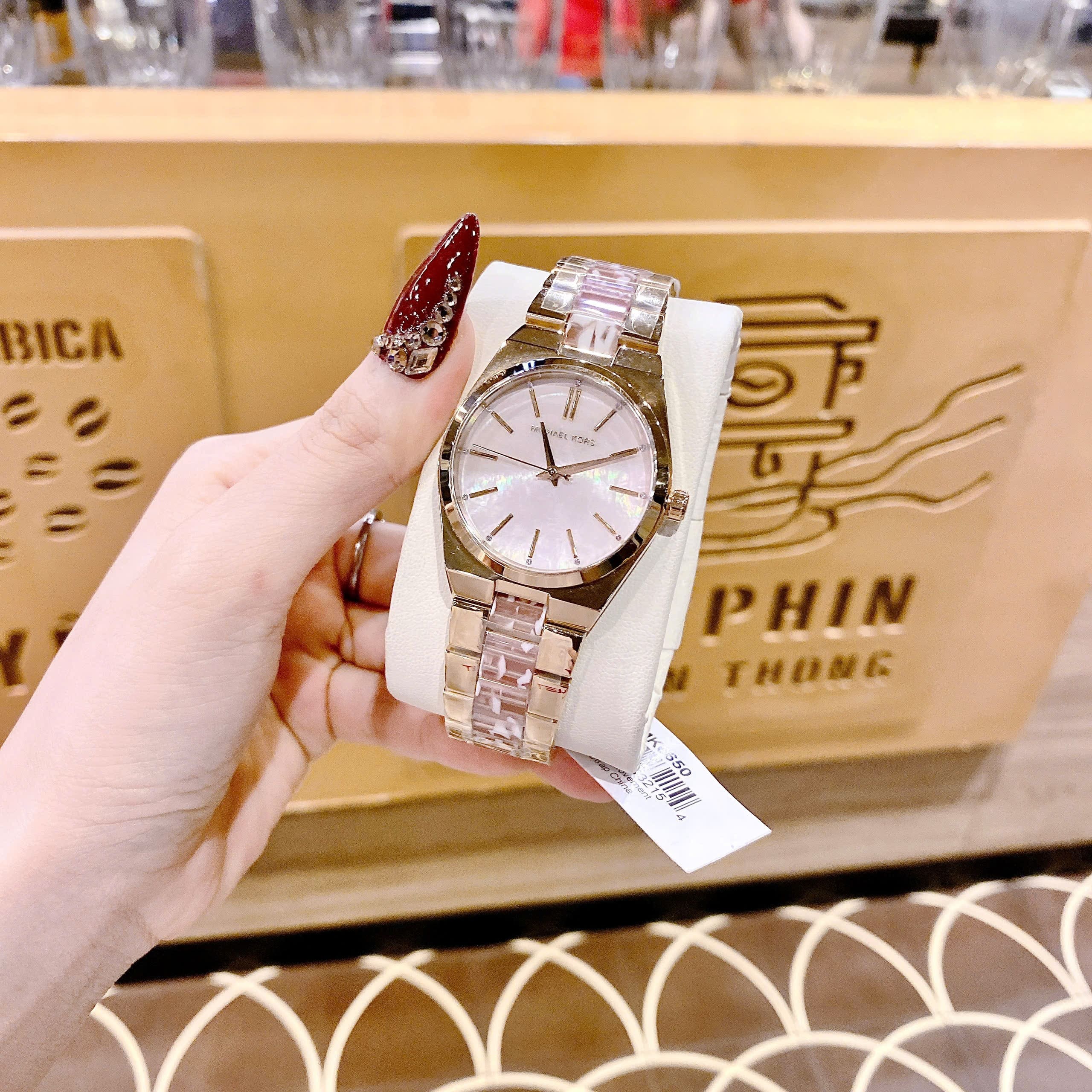 Đồng Hồ Michael Kors Channing |Nữ Giới |Mặt Xà Cừ |Dây Kim Loại Vàng Mix Acetate |Máy Pin (Quartz) |Size 36mm |donghogiatot.vn