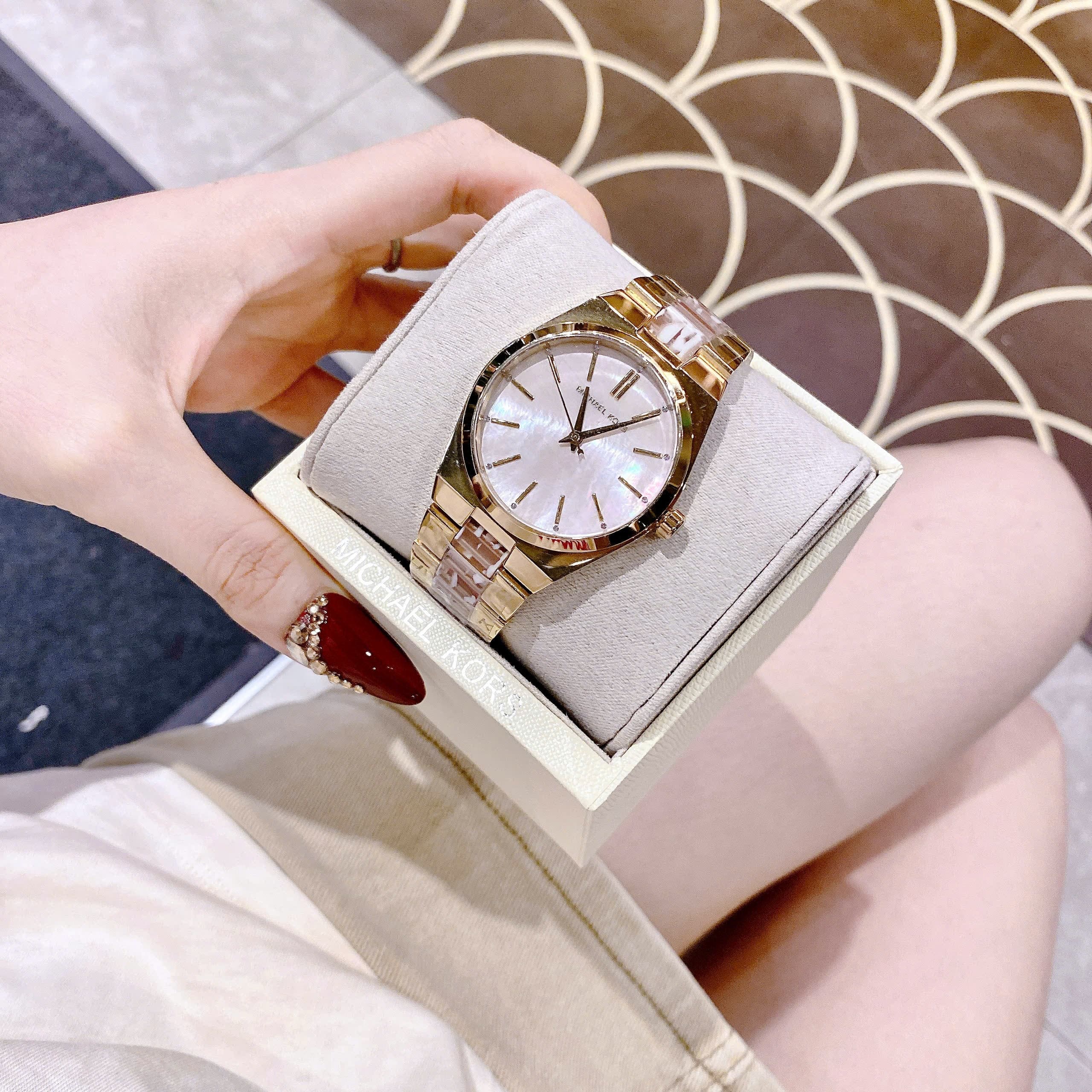 Đồng Hồ Michael Kors Channing |Nữ Giới |Mặt Xà Cừ |Dây Kim Loại Vàng Mix Acetate |Máy Pin (Quartz) |Size 36mm |donghogiatot.vn