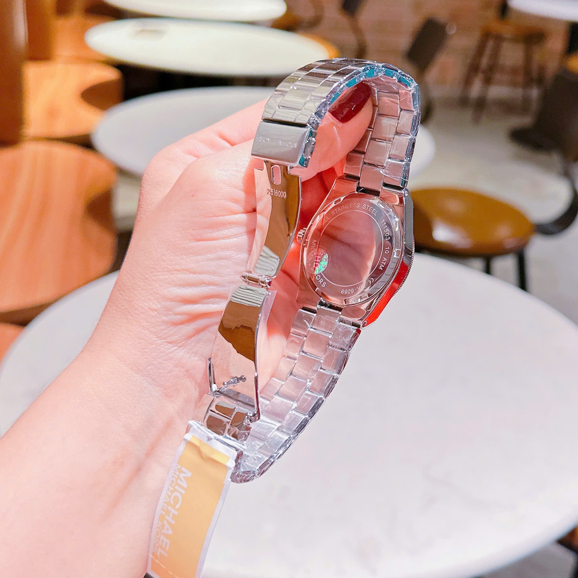 Đồng Hồ Michael Kors Channing |Unisex |Mặt Đen |Kim Tuyến |Dây Kim Loại Đính Đá |Máy Pin (Quartz) |Size 38mm |donghogiatot.vn
