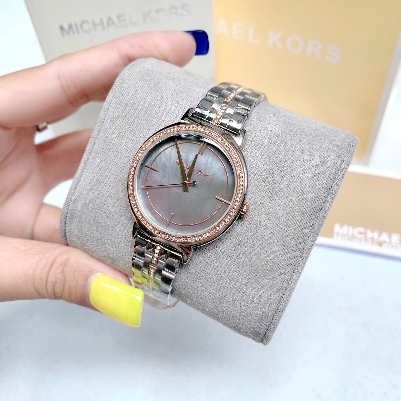 Đồng Hồ Michael Kors Cinthia |Nữ Giới |Mặt Xà Cừ Xanh |Dây Kim Loại Demi Rose |Máy Pin (Quartz) |Size 33mm |donghogiatot.vn