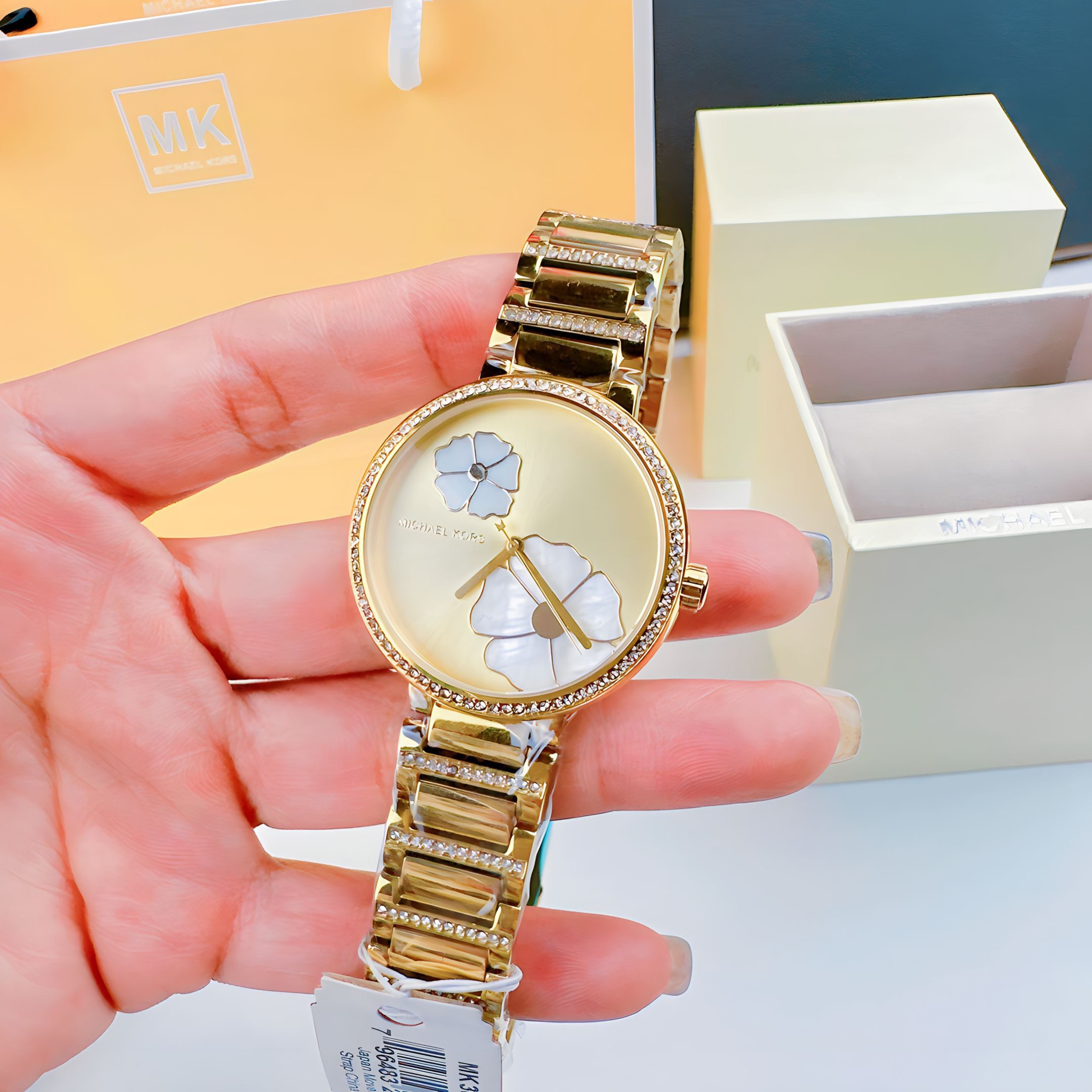 Đồng Hồ Michael Kors Courtney |Nữ Giới |Mặt Bông Hoa |Dây Kim Loại Vàng Gold |Máy Pin (Quartz) |Size 36mm |donghogiatot.vn