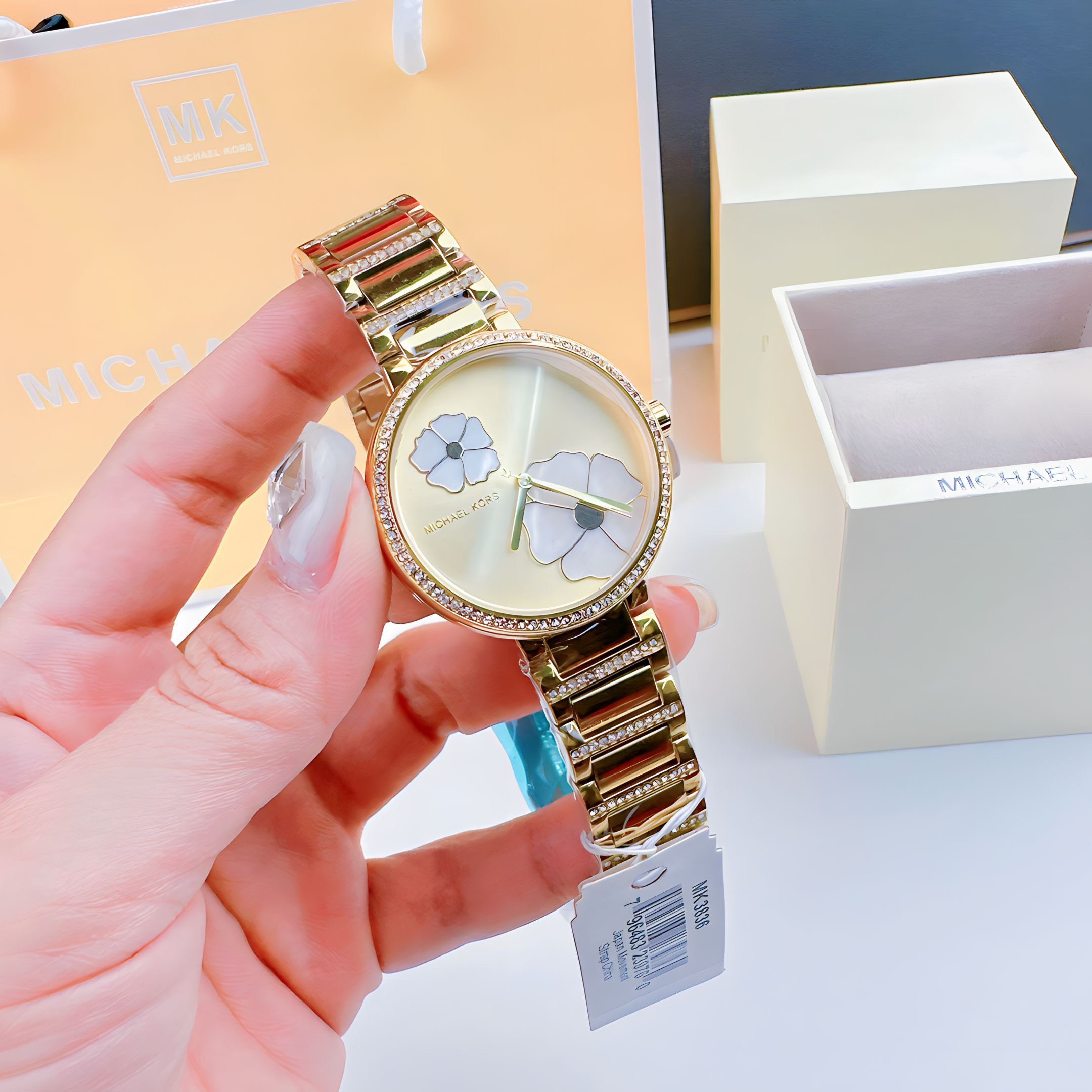 Đồng Hồ Michael Kors Courtney |Nữ Giới |Mặt Bông Hoa |Dây Kim Loại Vàng Gold |Máy Pin (Quartz) |Size 36mm |donghogiatot.vn