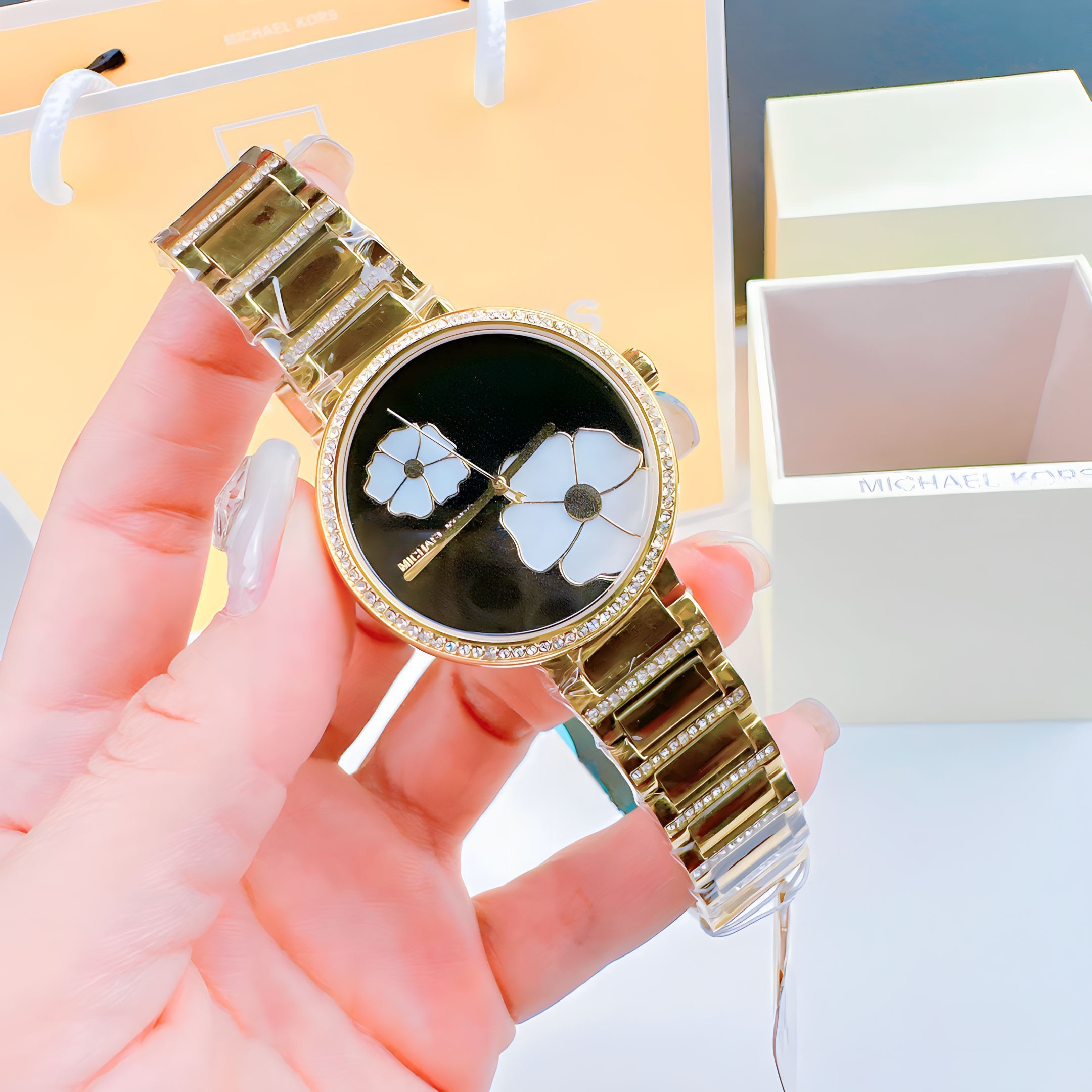 Đồng Hồ Michael Kors Courtney |Nữ Giới |Mặt Đen |Dây Kim Loại Vàng Gold |Máy Pin (Quartz) |Size 36mm |donghogiatot.vn