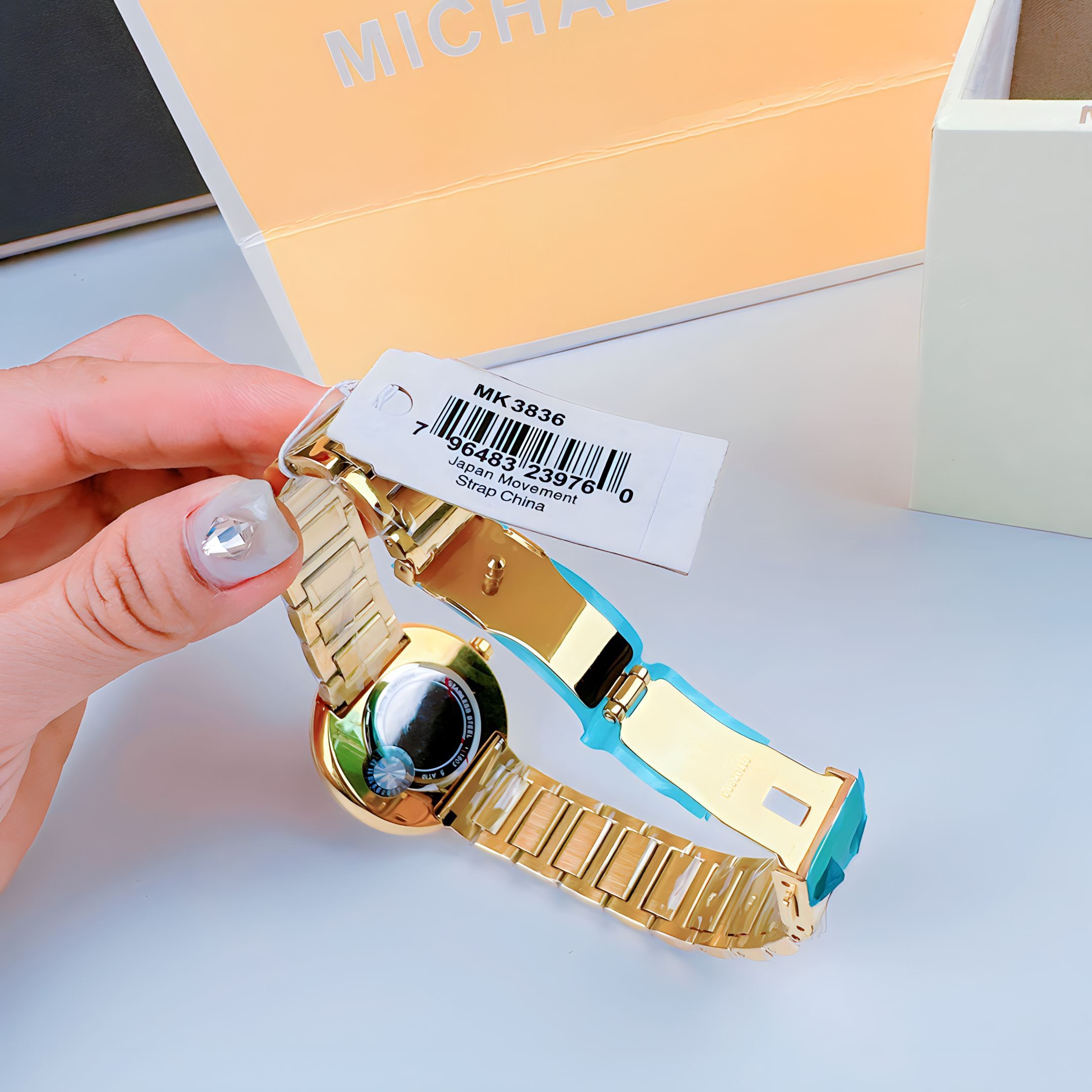 Đồng Hồ Michael Kors Courtney |Nữ Giới |Mặt Đen |Dây Kim Loại Vàng Gold |Máy Pin (Quartz) |Size 36mm |donghogiatot.vn