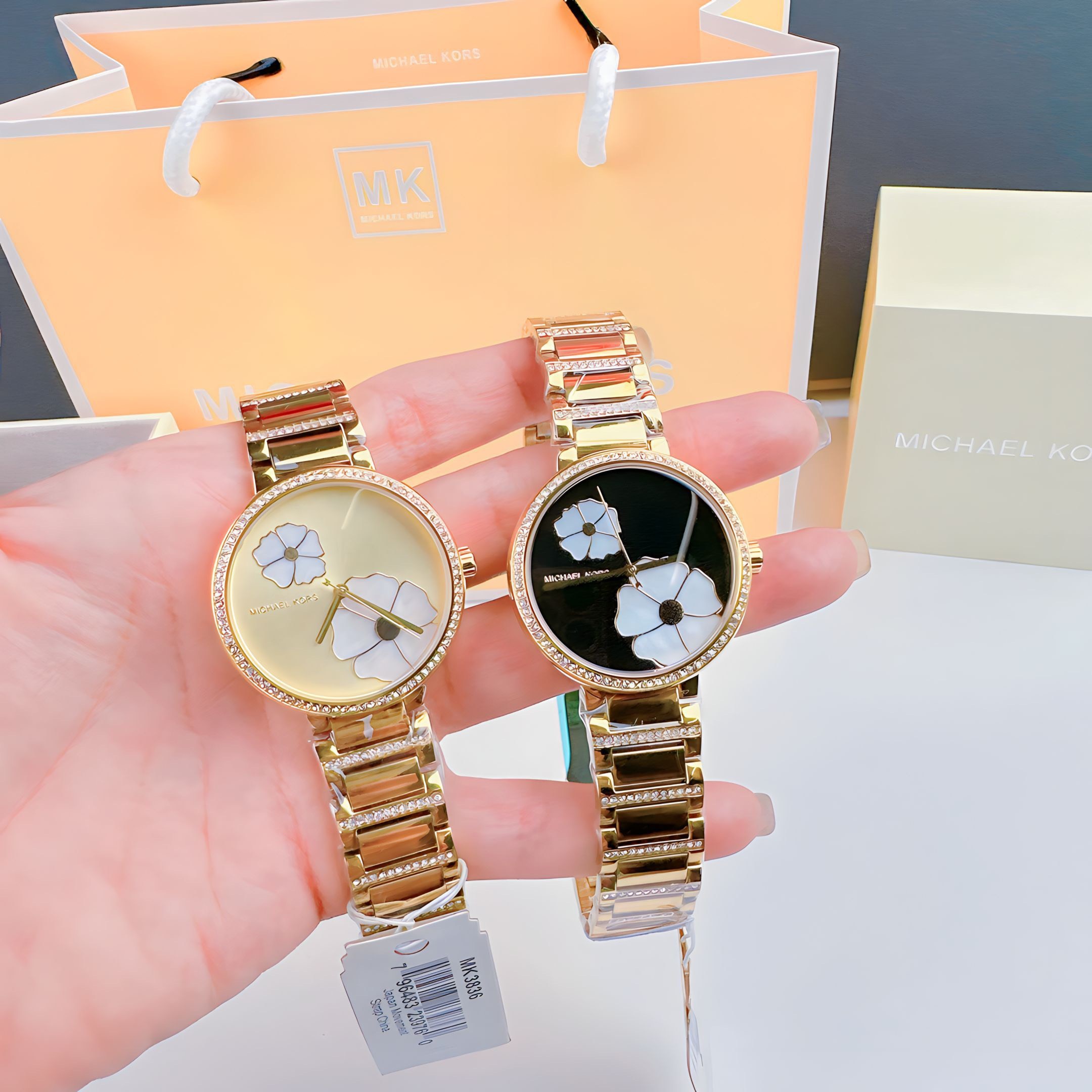Đồng Hồ Michael Kors Courtney |Nữ Giới |Mặt Đen |Dây Kim Loại Vàng Gold |Máy Pin (Quartz) |Size 36mm |donghogiatot.vn