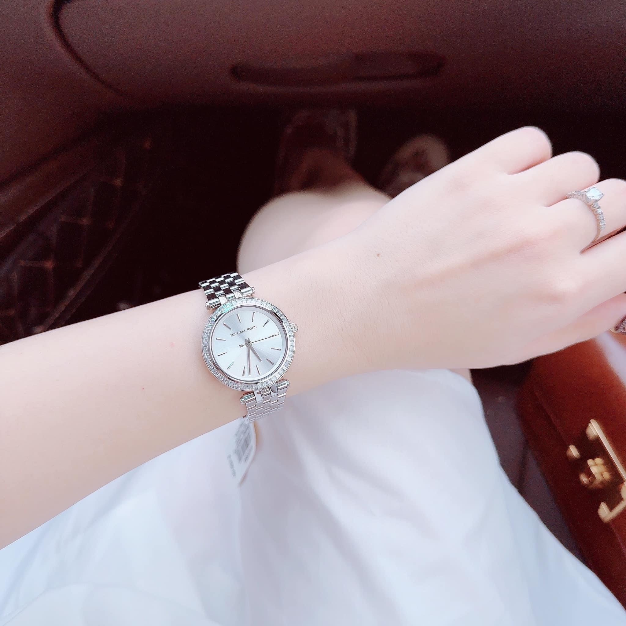 Đồng Hồ Michael Kors Darci |Nữ Giới |Dây Kim Loại |Trắng Silver |Máy Pin (Quartz) |Size 33mm |donghogiatot.vn