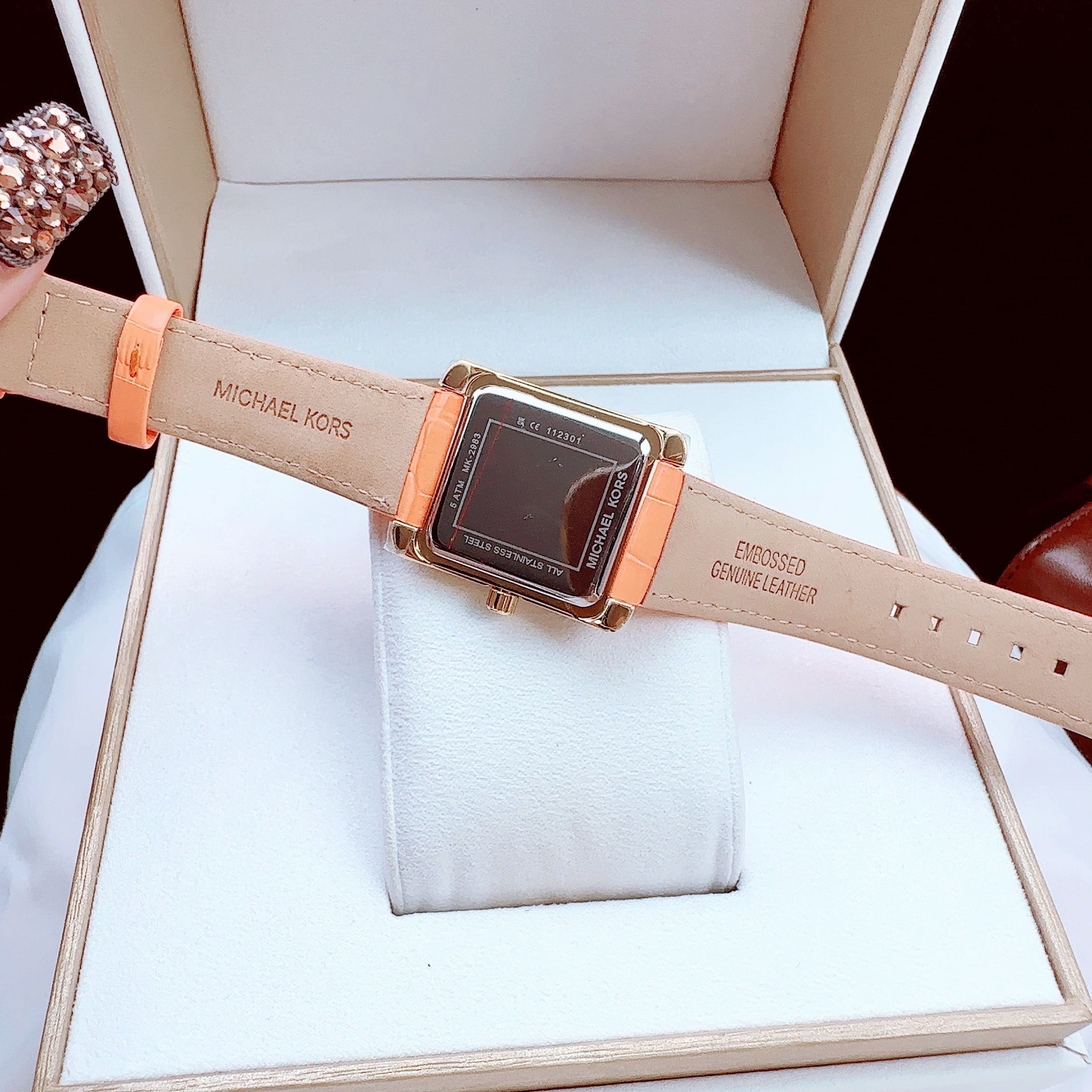 Đồng Hồ Michael Kors Emery |Nữ Giới |Mặt Chữ Nhật |Dây Da Cam |Máy Pin (Quartz) |Size 33mm |donghogiatot.vn