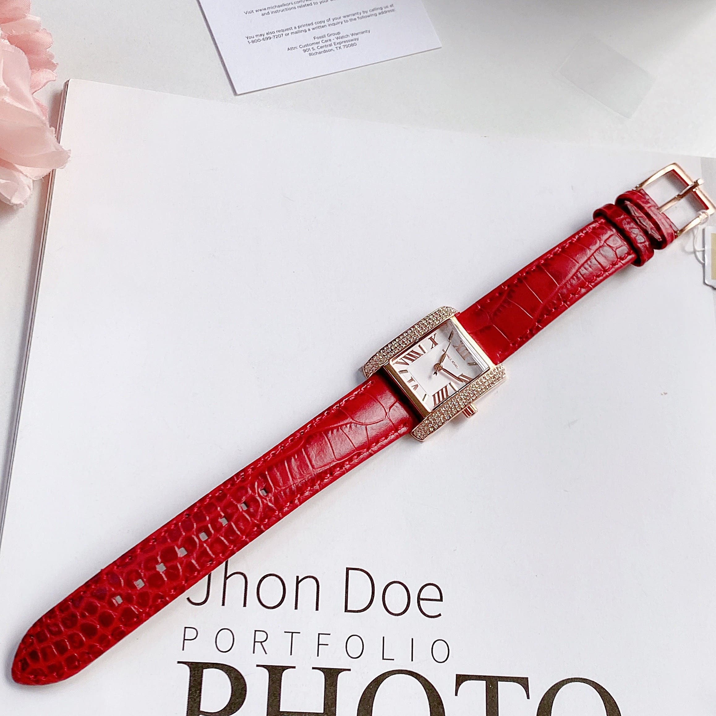 Đồng Hồ Michael Kors Emery |Nữ Giới |Mặt Chữ Nhật |Dây Da Đỏ |Máy Pin (Quartz) |Size 33mm |donghogiatot.vn
