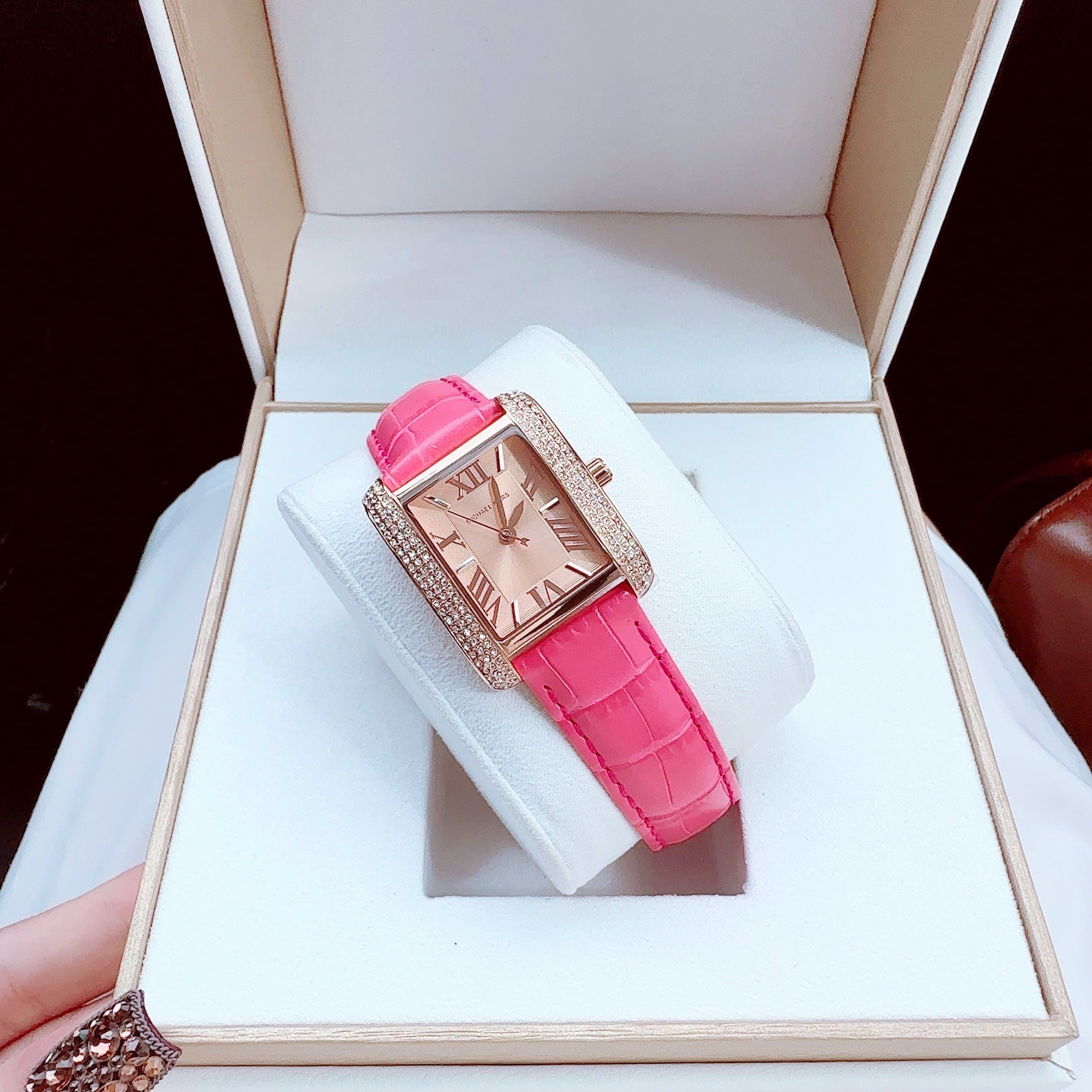 Đồng Hồ Michael Kors Emery |Nữ Giới |Mặt Chữ Nhật |Dây Da Hồng |Máy Pin (Quartz) |Size 33mm |donghogiatot.vn