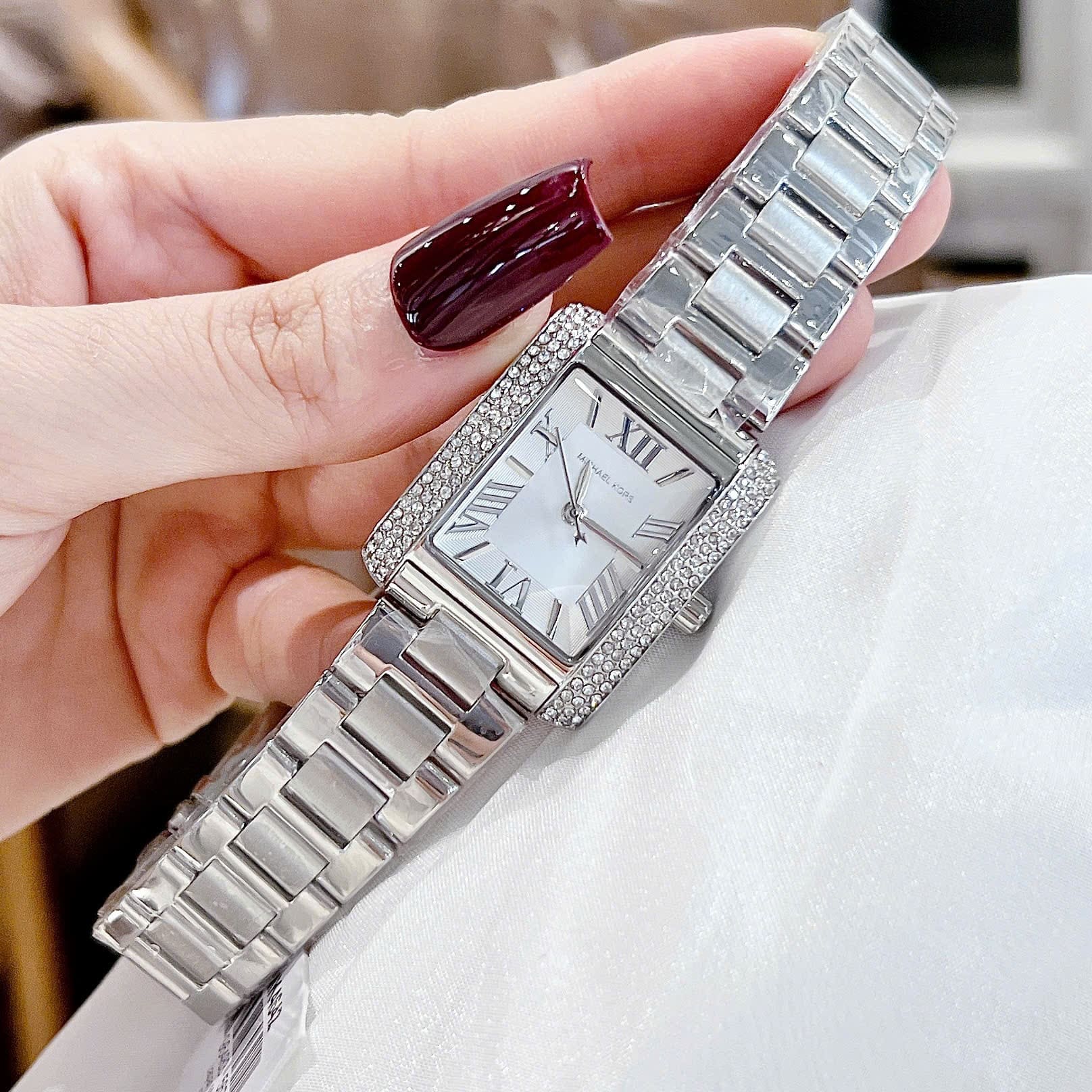 Đồng Hồ Micheal Kors Emery |Nữ Giới |Mặt Chữ Nhật |Đính Đá |Dây Kim Loại |Máy Pin (Quartz) |Size 33x37mm |donghogiatot.vn