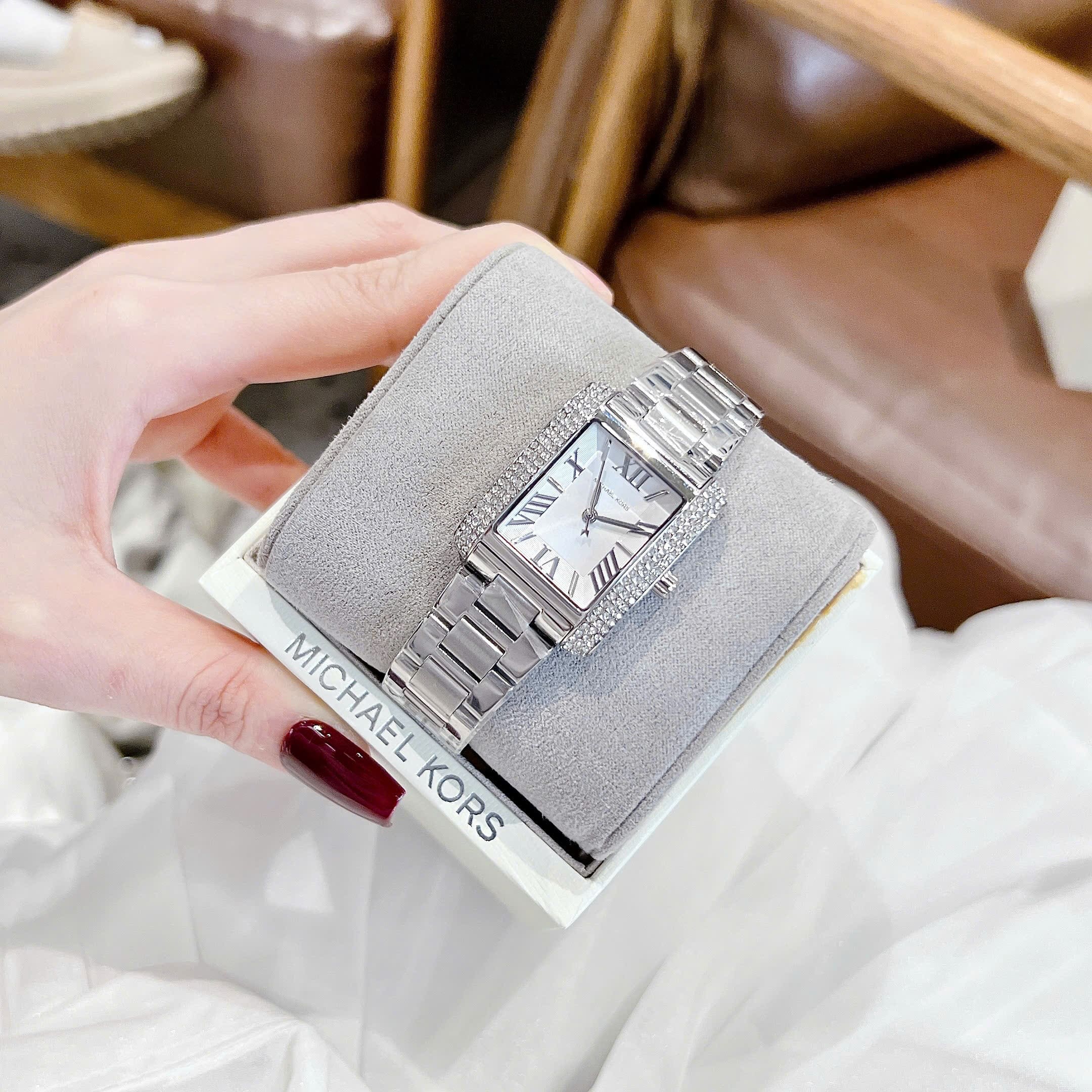 Đồng Hồ Micheal Kors Emery |Nữ Giới |Mặt Chữ Nhật |Đính Đá |Dây Kim Loại |Máy Pin (Quartz) |Size 33x37mm |donghogiatot.vn