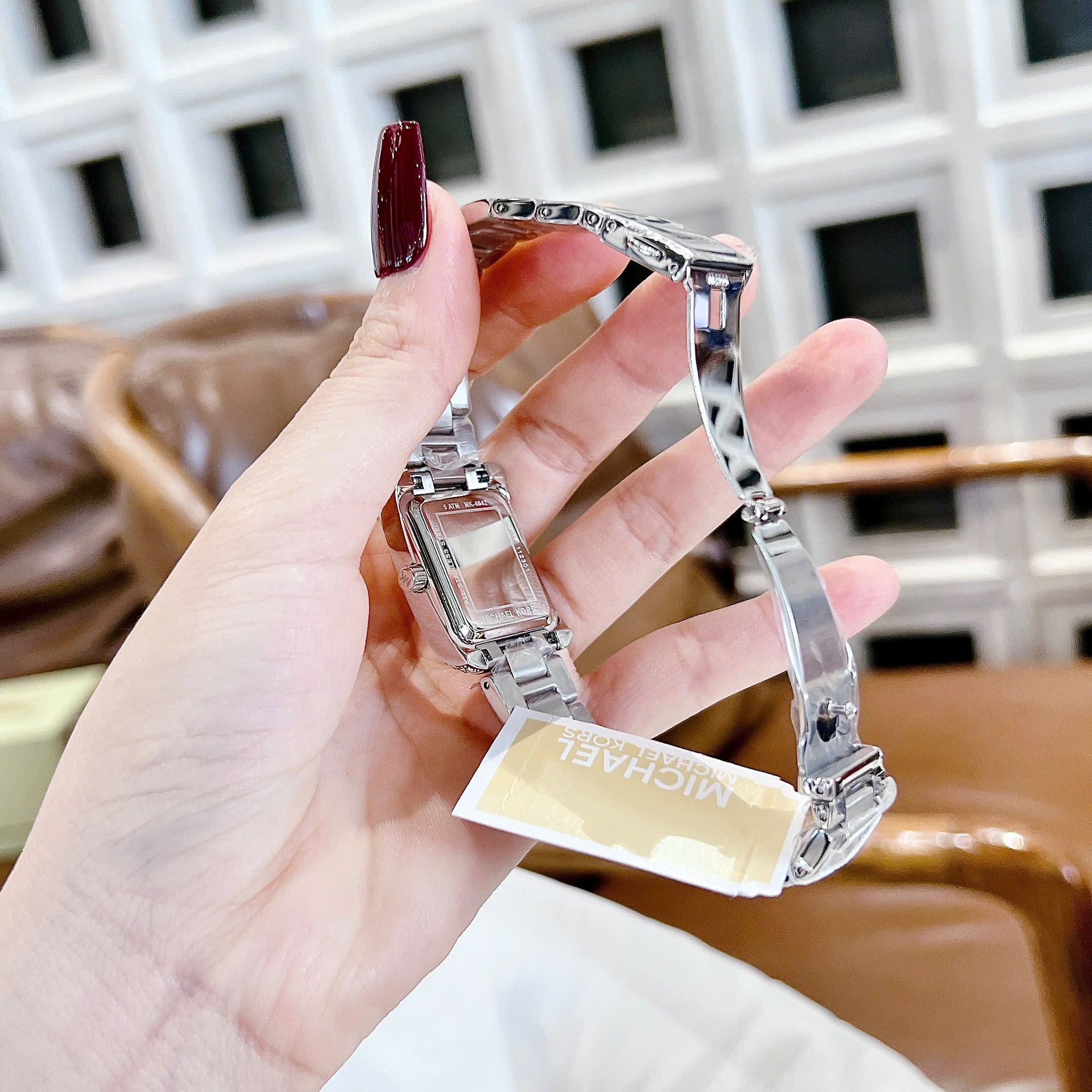 Đồng Hồ Micheal Kors Emery |Nữ Giới |Mặt Chữ Nhật |Đính Đá |Dây Kim Loại |Máy Pin (Quartz) |Size 33x37mm |donghogiatot.vn