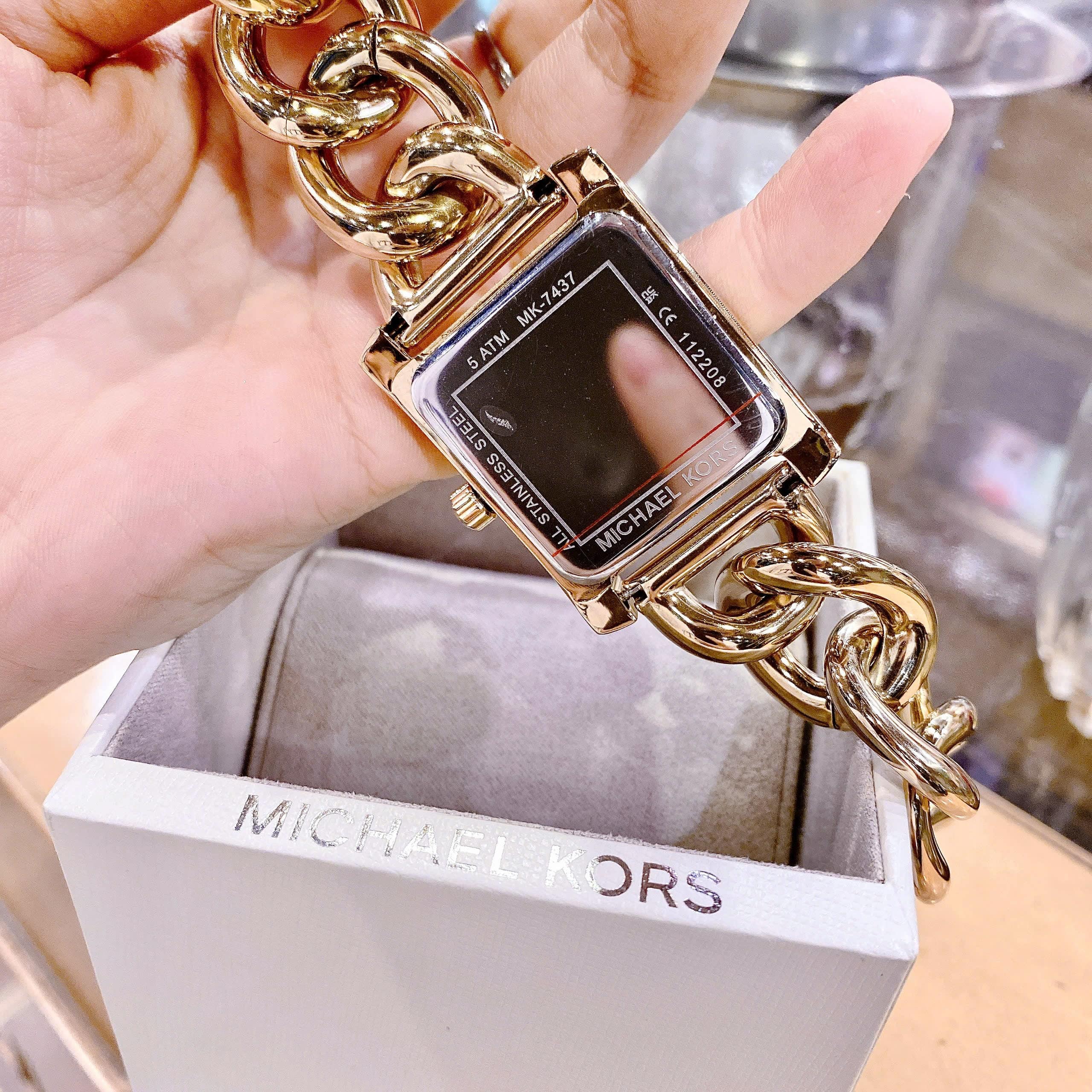 Đồng Hồ Michael Kors Emery |Nữ Giới |Mặt Hình Báo |Dây Mắt Xích Vàng |Máy Pin (Quartz) |Size 36mm |donghogiatot.vn