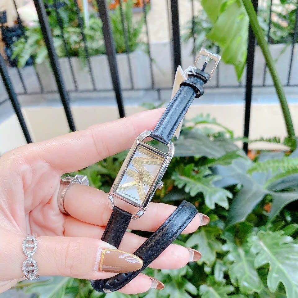 Đồng Hồ Michael Kors Empire |Nữ Giới |Mặt Chữ Nhật |Silver |Dây Da Đen |Máy Pin (Quartz) |Size 30mm |donghogiatot.vn