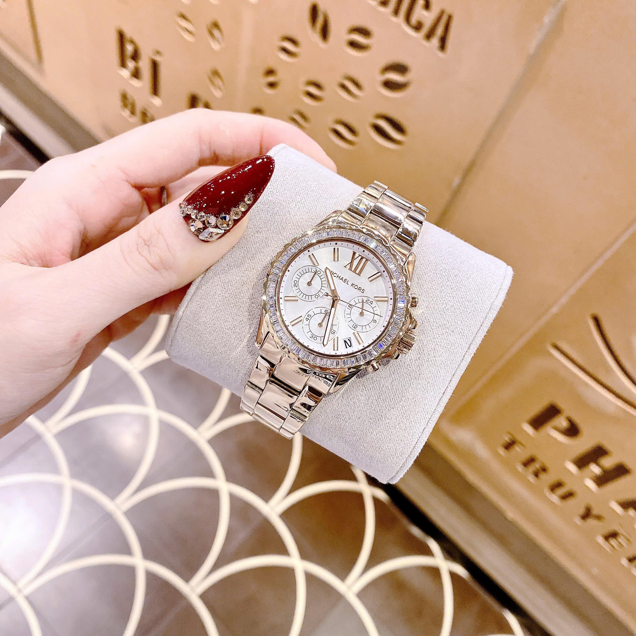 Đồng Hồ Michael Kors Everest |Nữ Giới |Choronograph |Đính Đá |Dây Kim Loại Vàng Gold |Máy Pin (Quartz) |Size 36mm |donghogiatot.vn