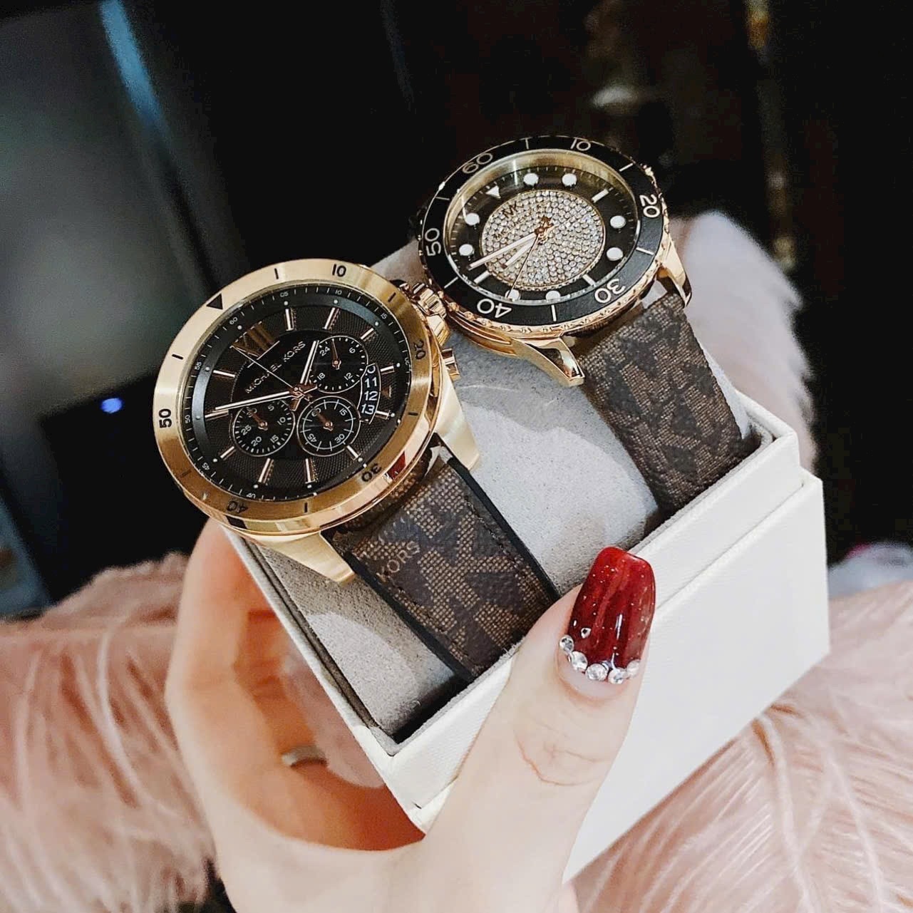 Đồng Hồ Michael Kors Brecken |Cặp Đôi |Mặt Đen |Dây Da Nâu |Máy Pin (Quartz) |Size 45x40mm |donghogiatot.vn